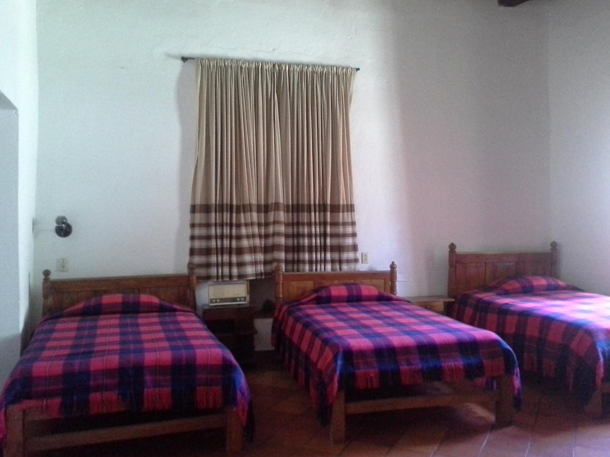 Quadruple Room with Private Bathroom photo 3