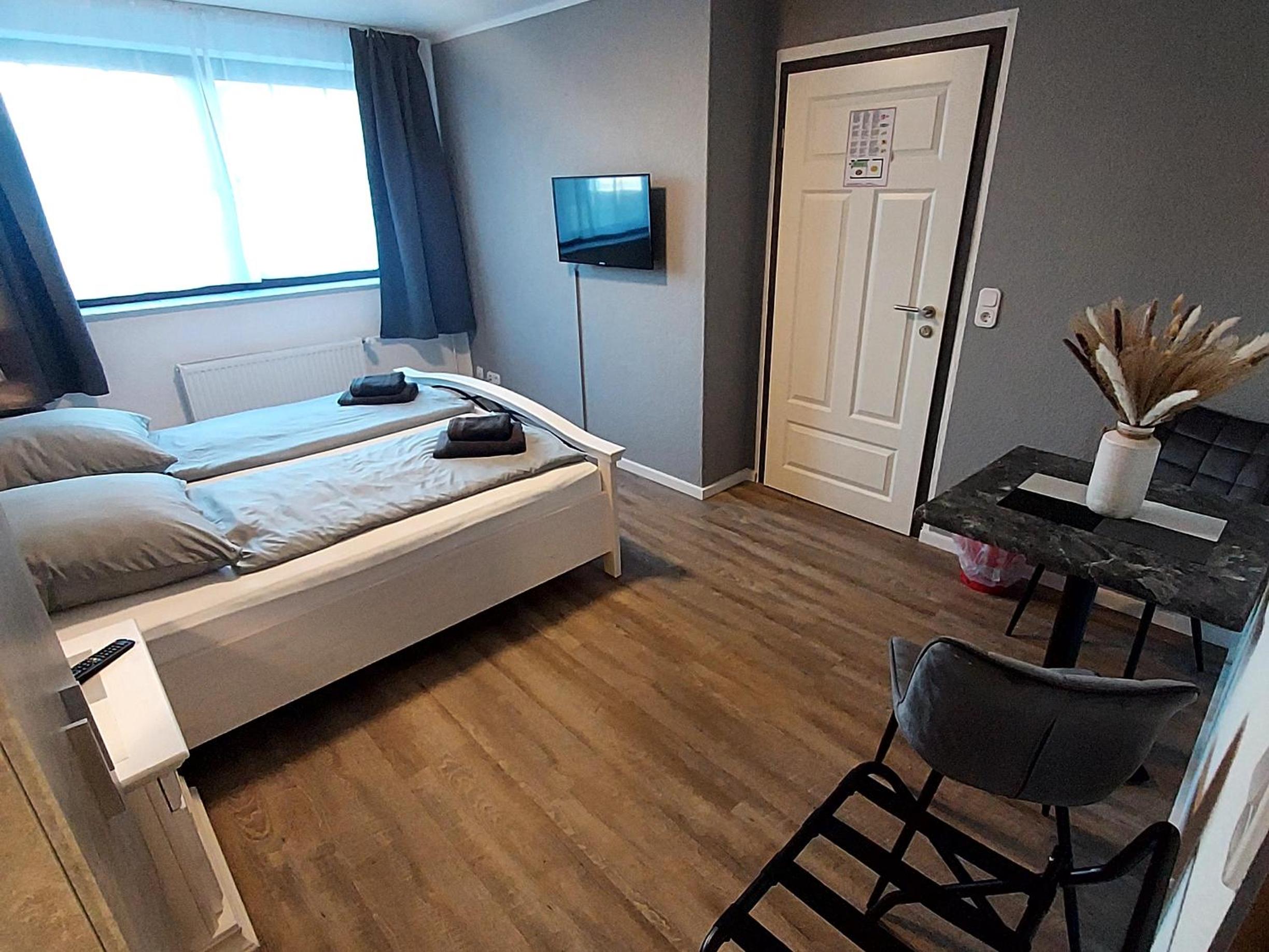 Double Room - Photo 3