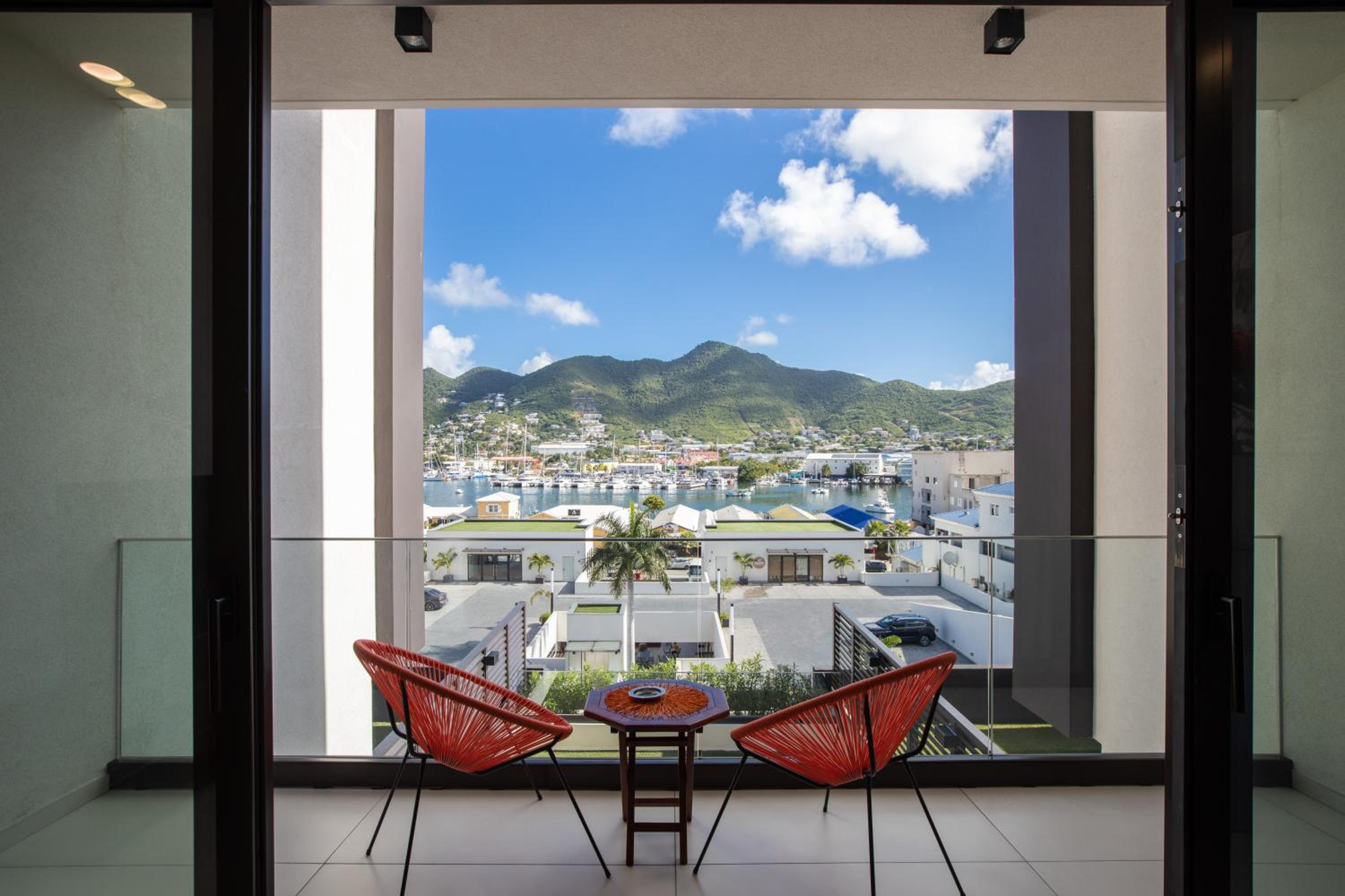 One-Bedroom Apartment with Balcony