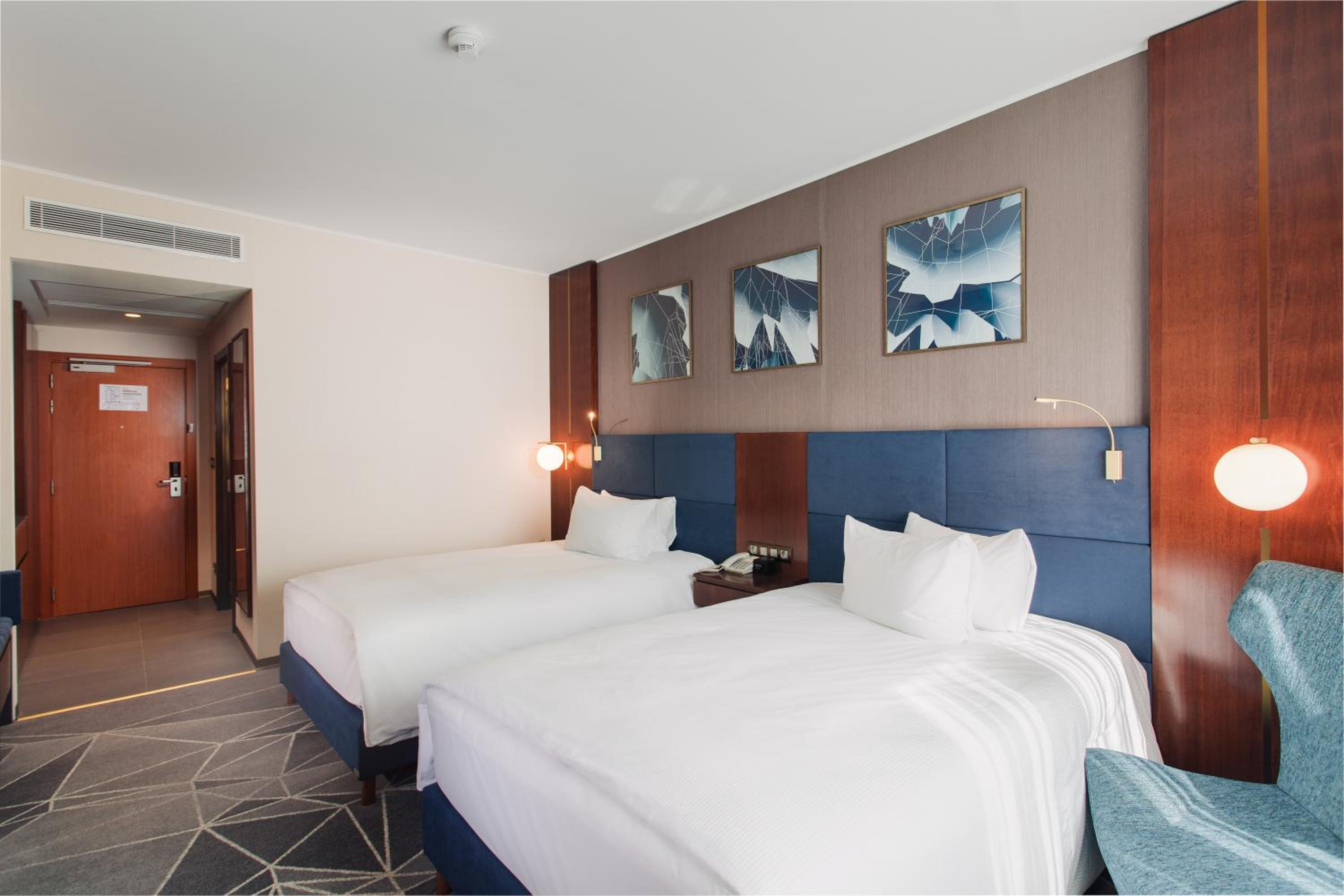 Double Room with Two Double Beds - Photo 4
