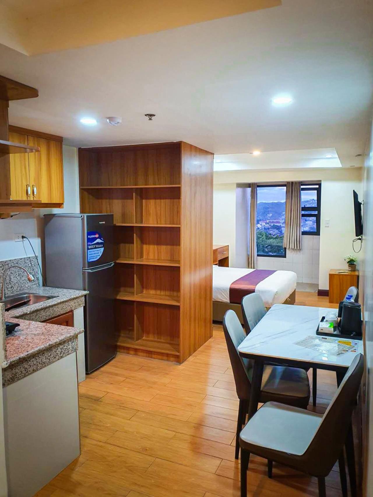 Deluxe Double Room with Balcony - Photo 2