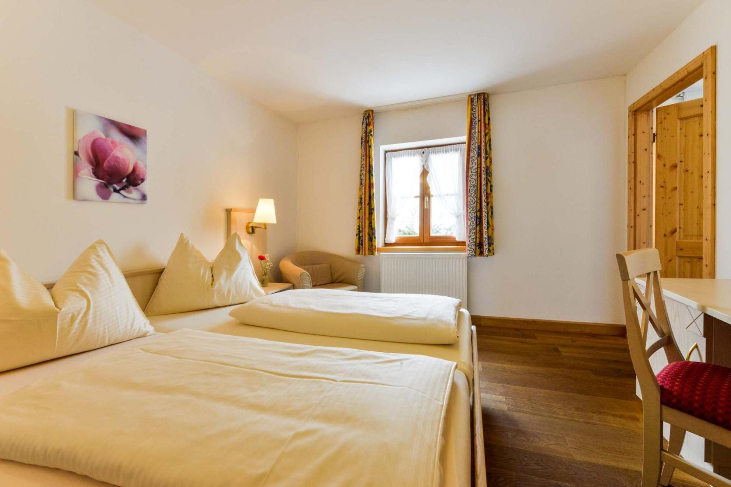 Double Room with Private Bathroom - Photo 4