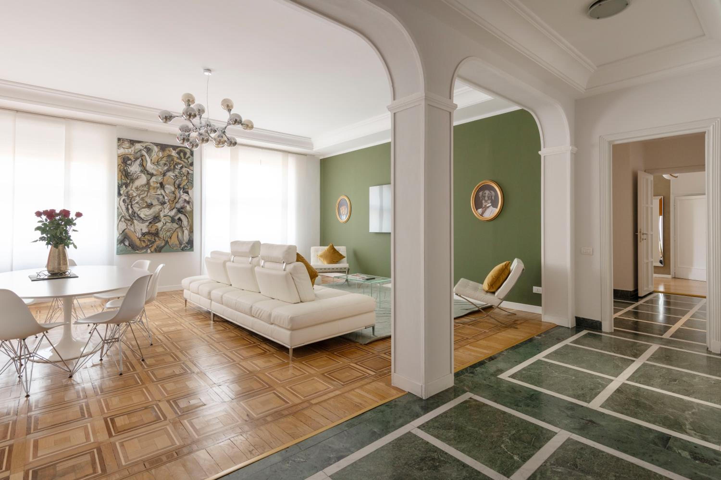 Three-Bedroom Apartment - Galleria San Babila 4/D