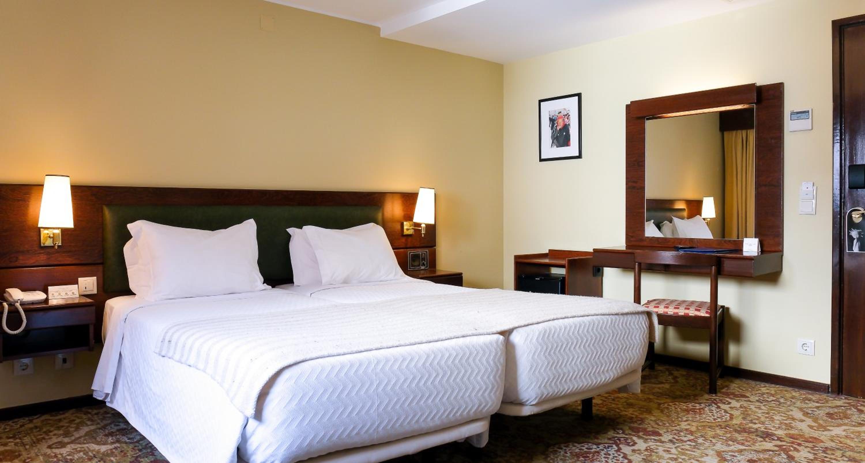 Double or Twin Room - Photo 5