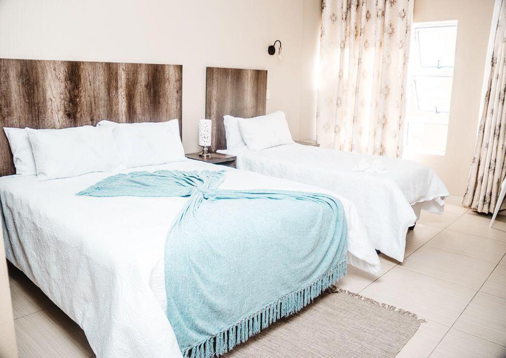 Double or Twin Room photo 3