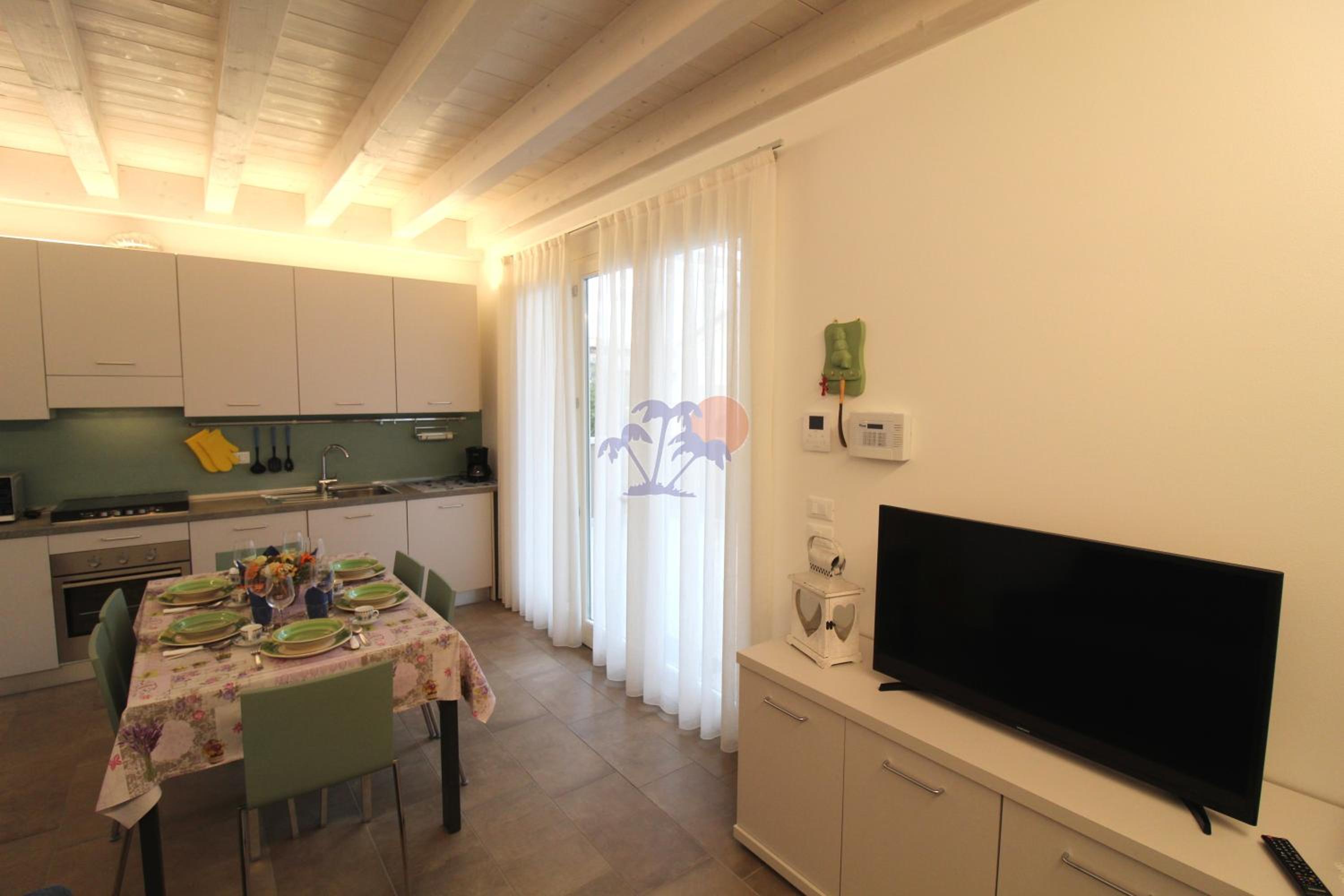 Apartment with Balcony photo 3