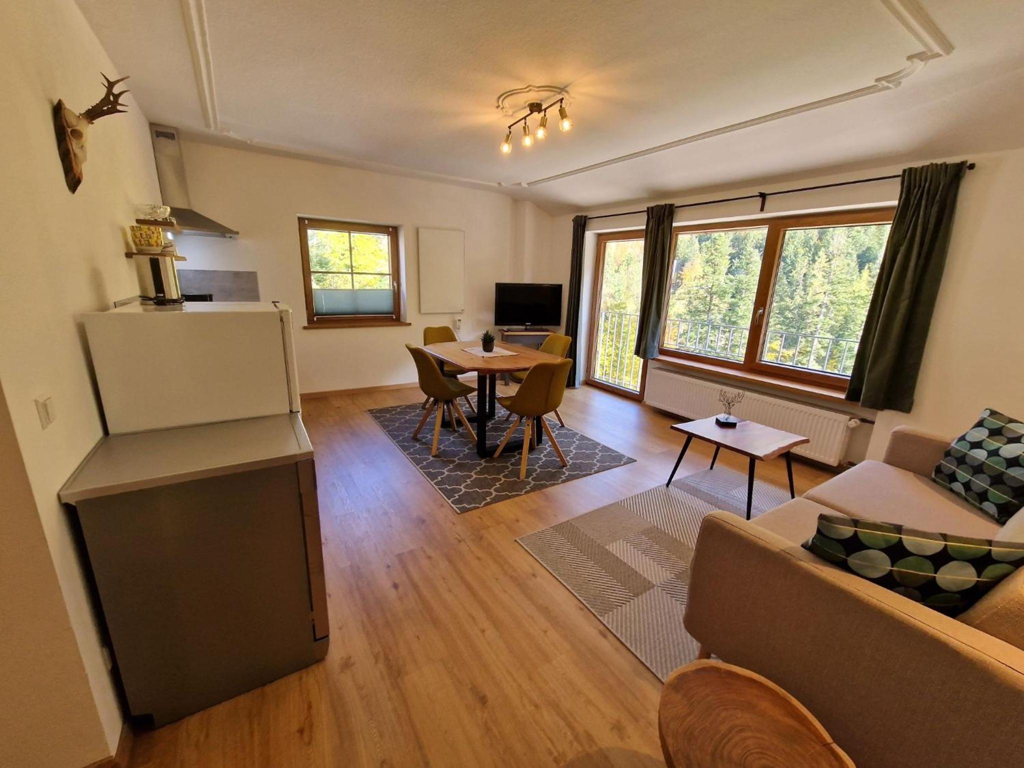 One-Bedroom Apartment with Balcony photo 3