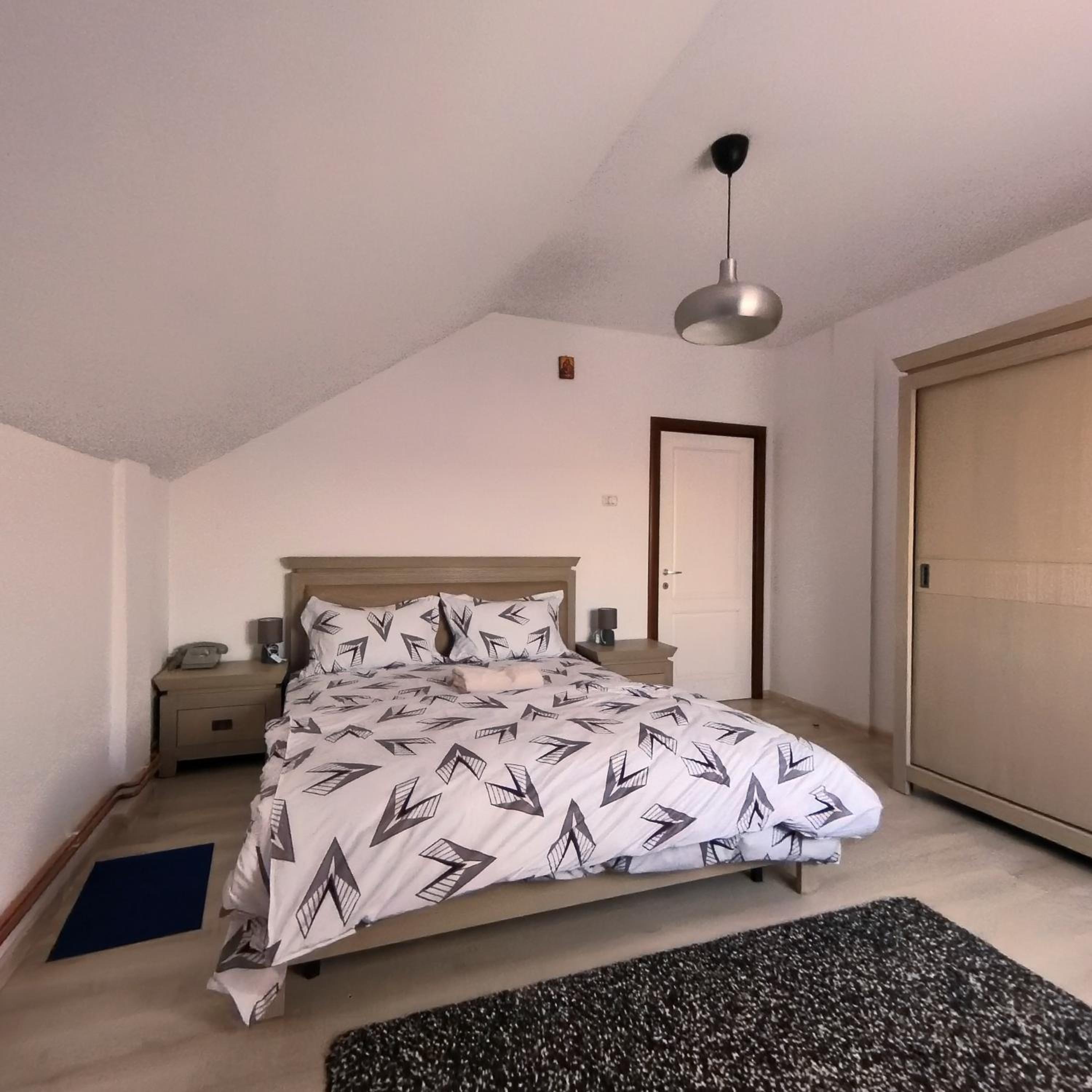 Three-Bedroom Apartment - Photo 27