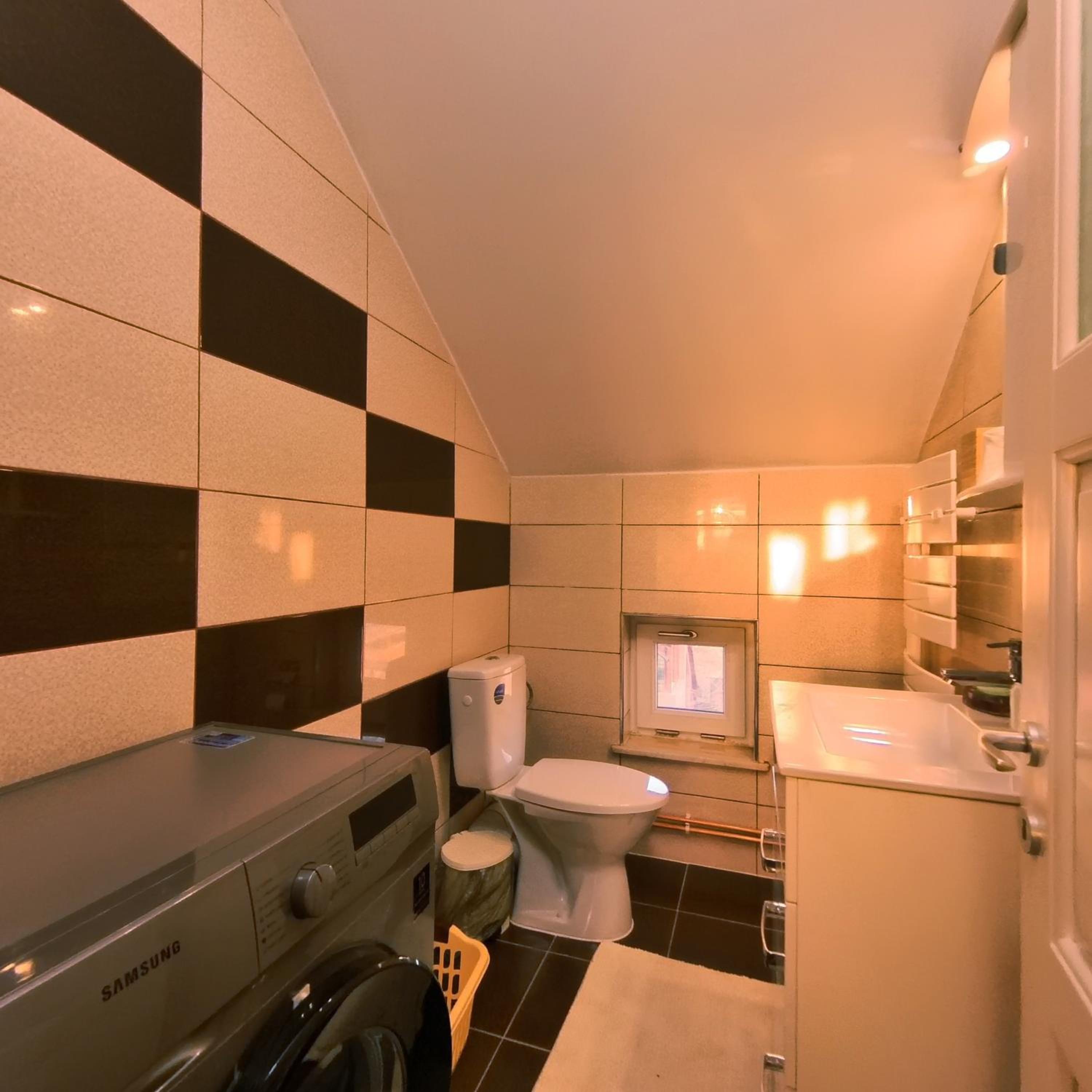 Three-Bedroom Apartment - Photo 24