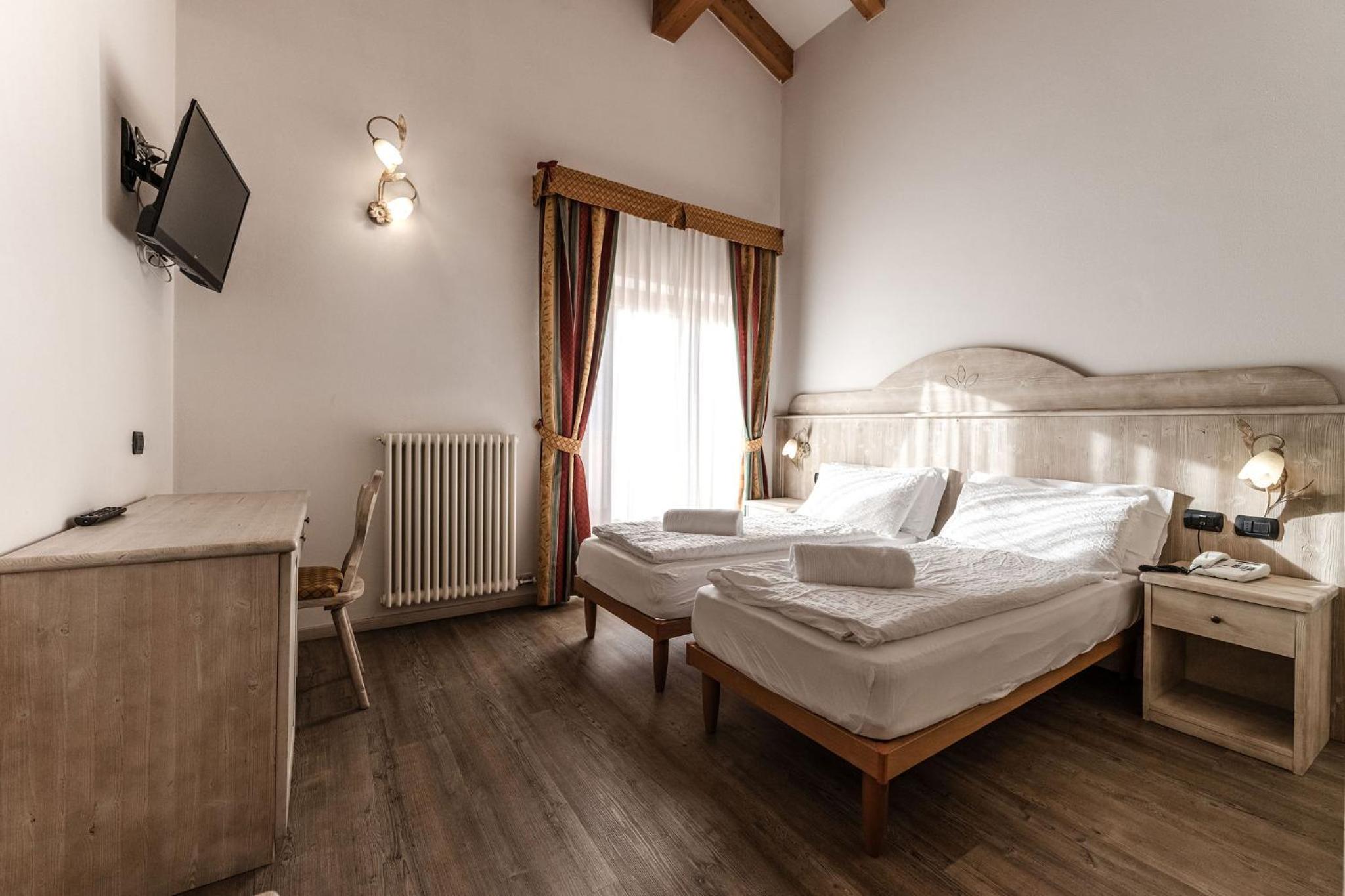 Standard Double or Twin Room photo 1