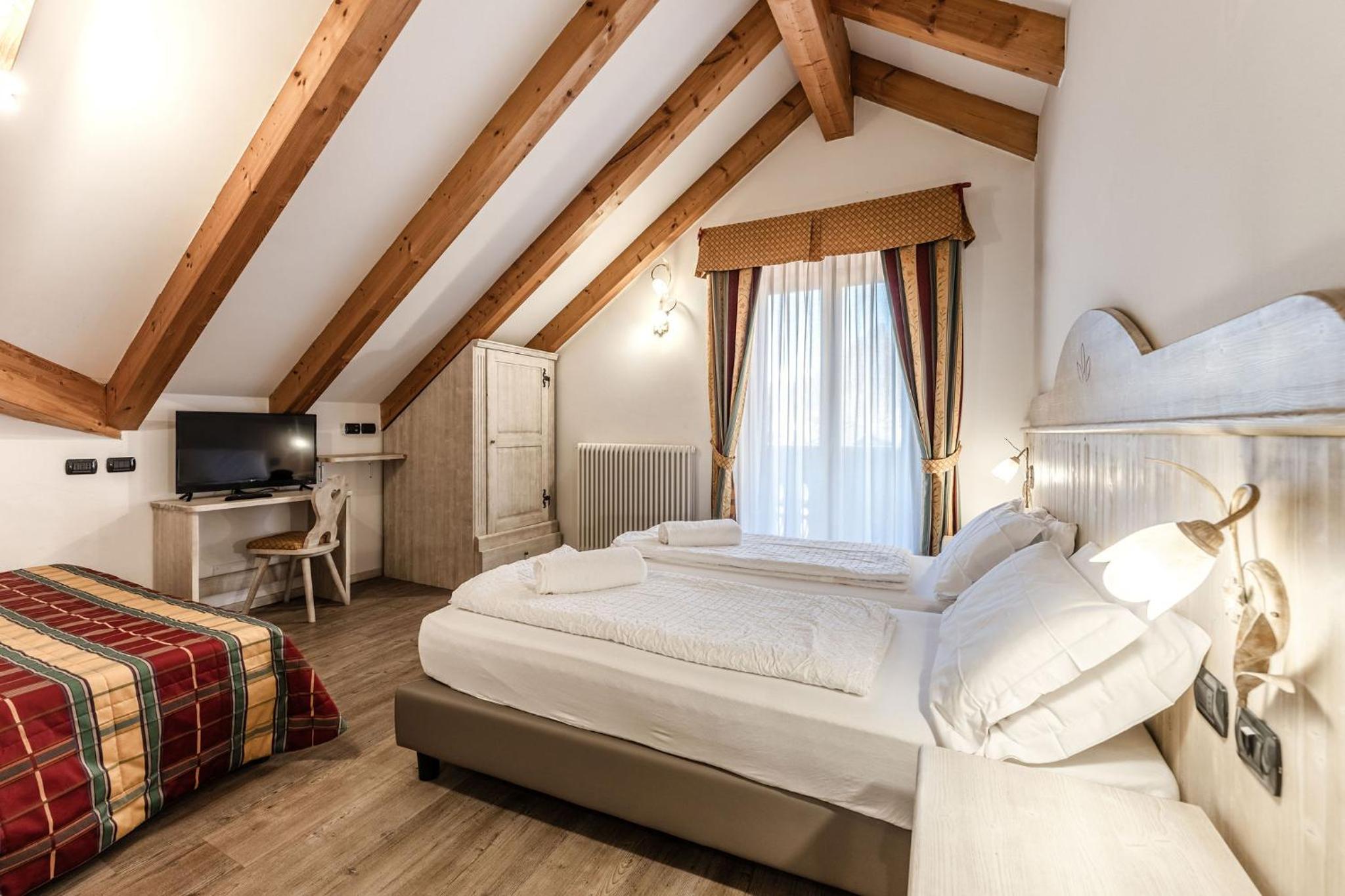 Standard Double or Twin Room photo 2