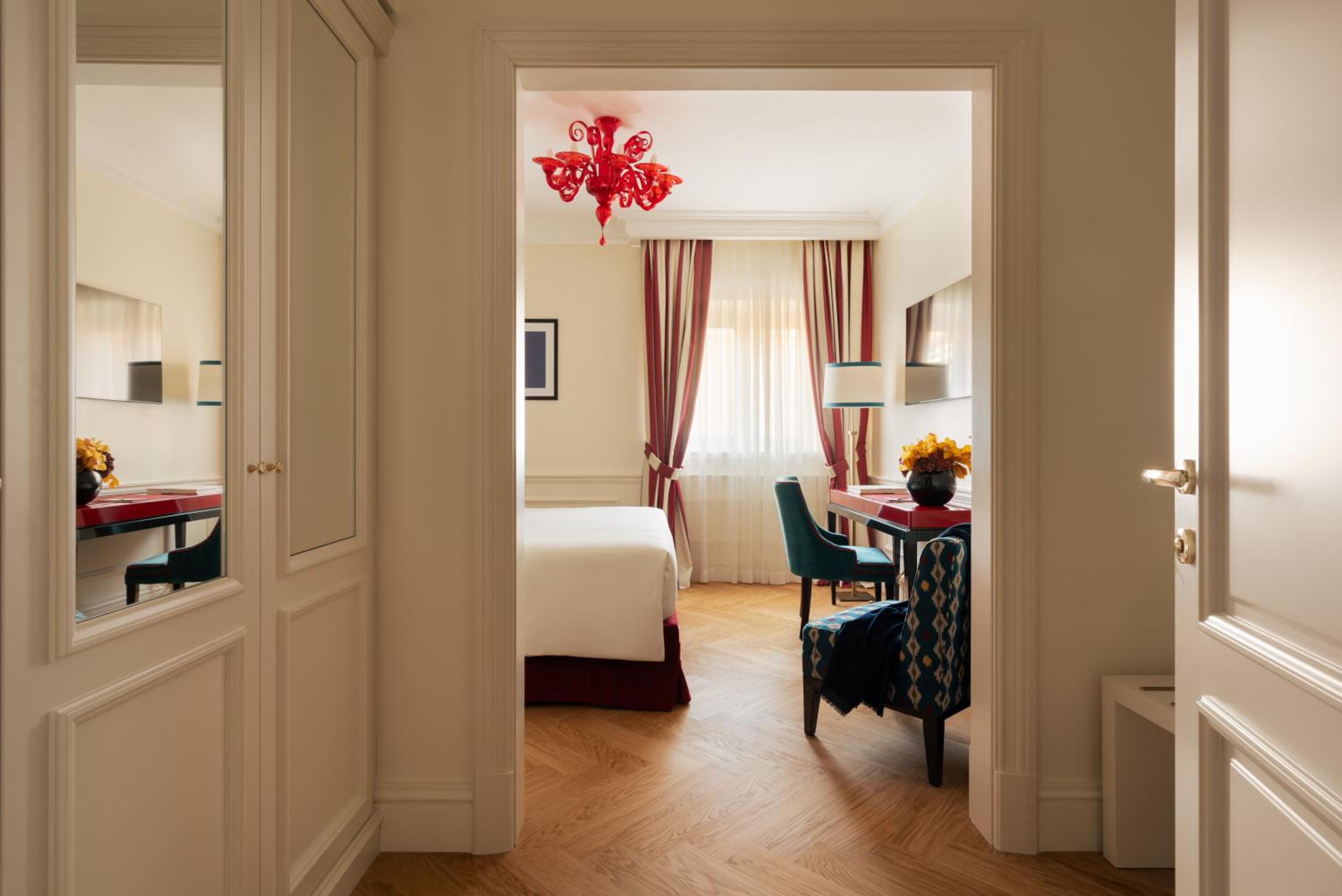 Two-Bedroom Suite thumbnail 6