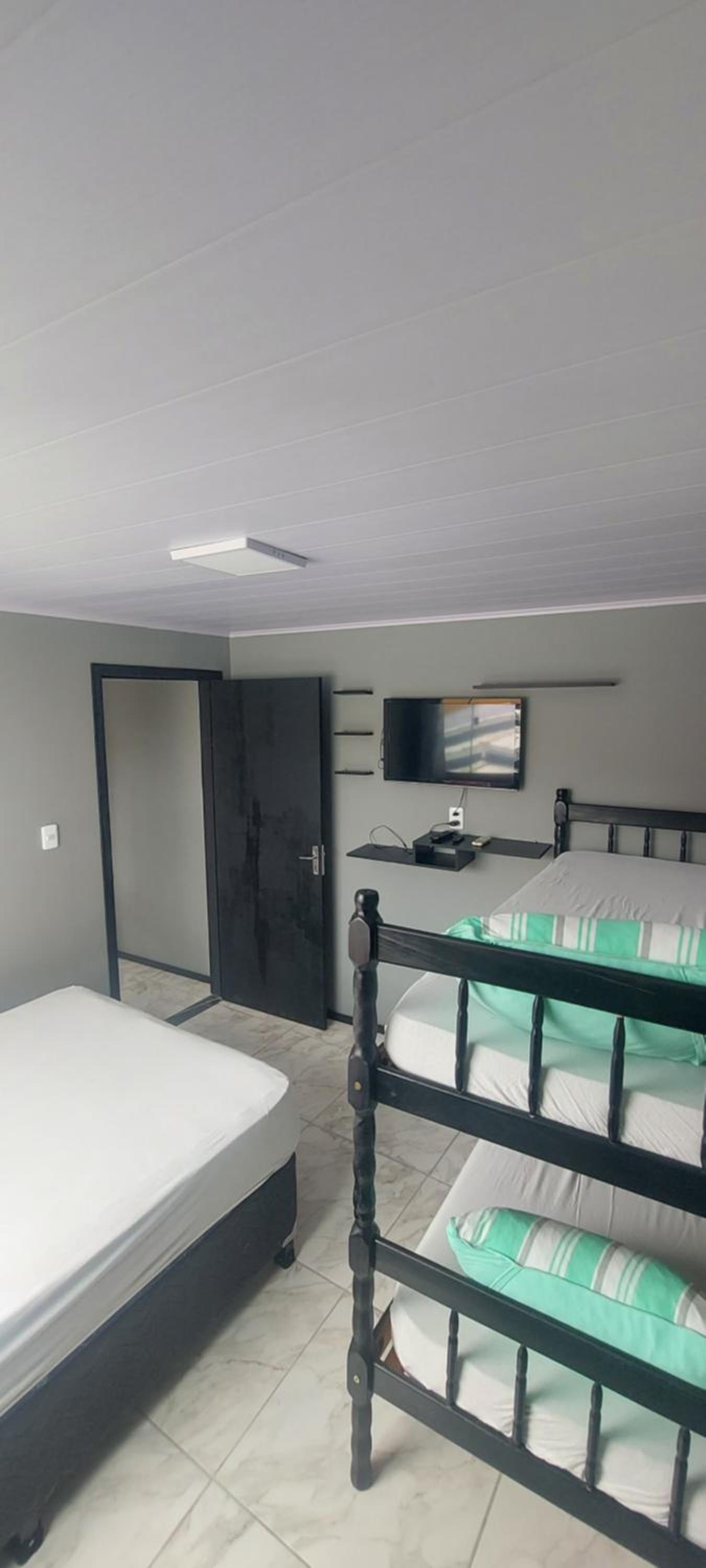 One-Bedroom House photo 1