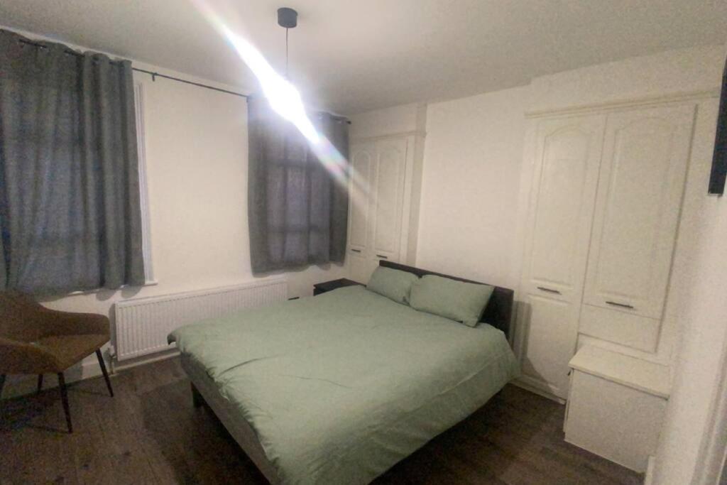 One-Bedroom House photo 3
