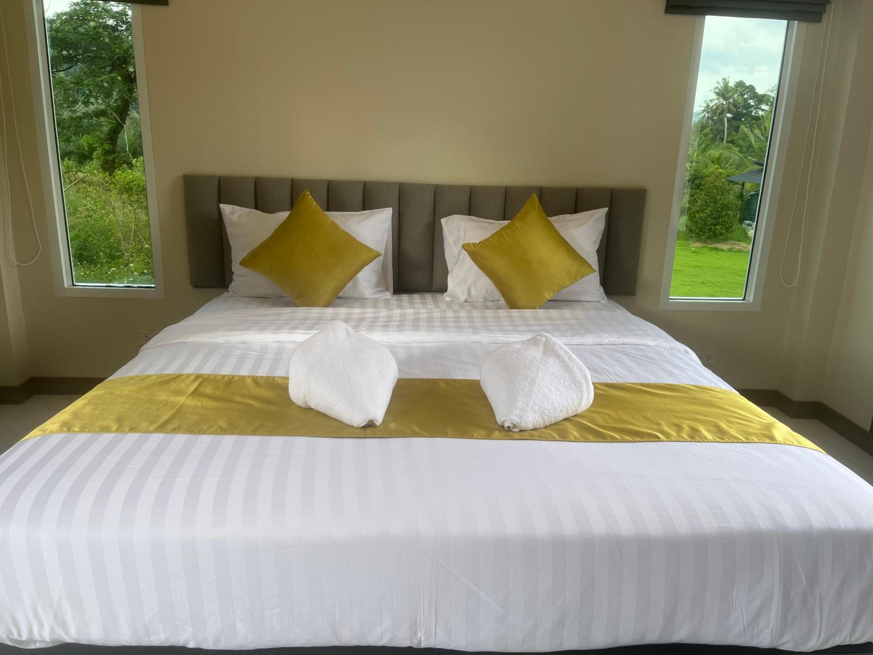 Two-Bedroom Villa - Photo 9