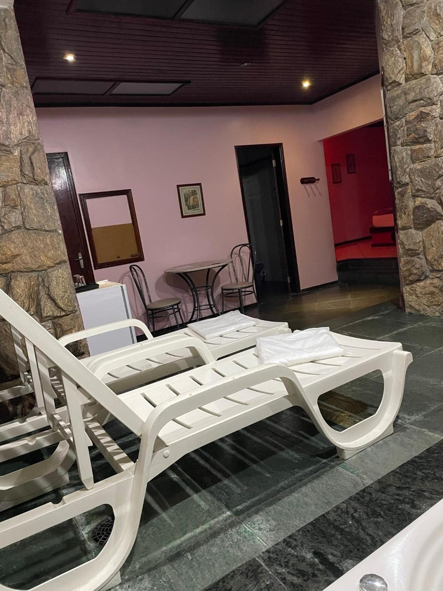 Queen Suite with Spa Bath