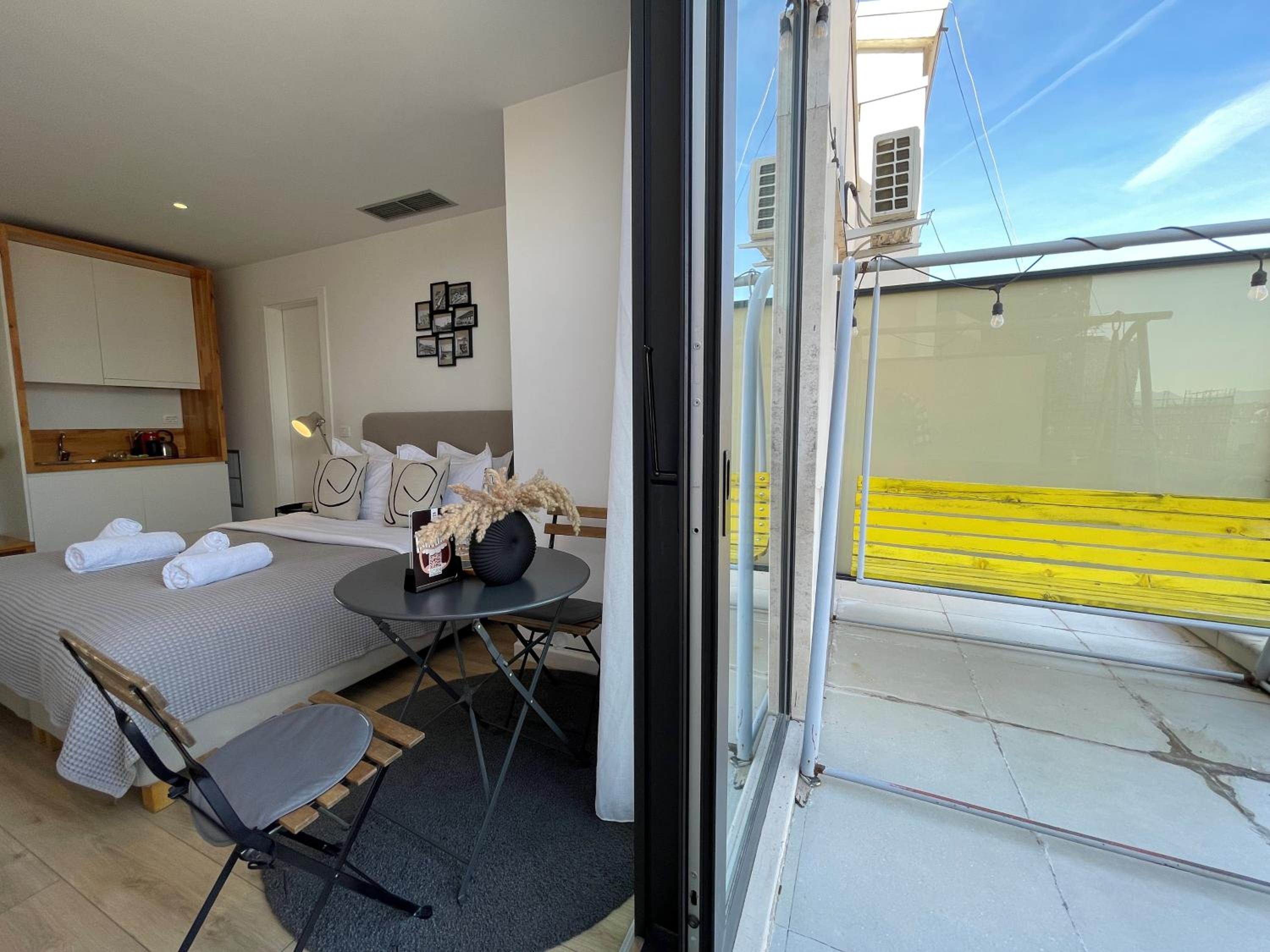 Studio Apartment photo 3
