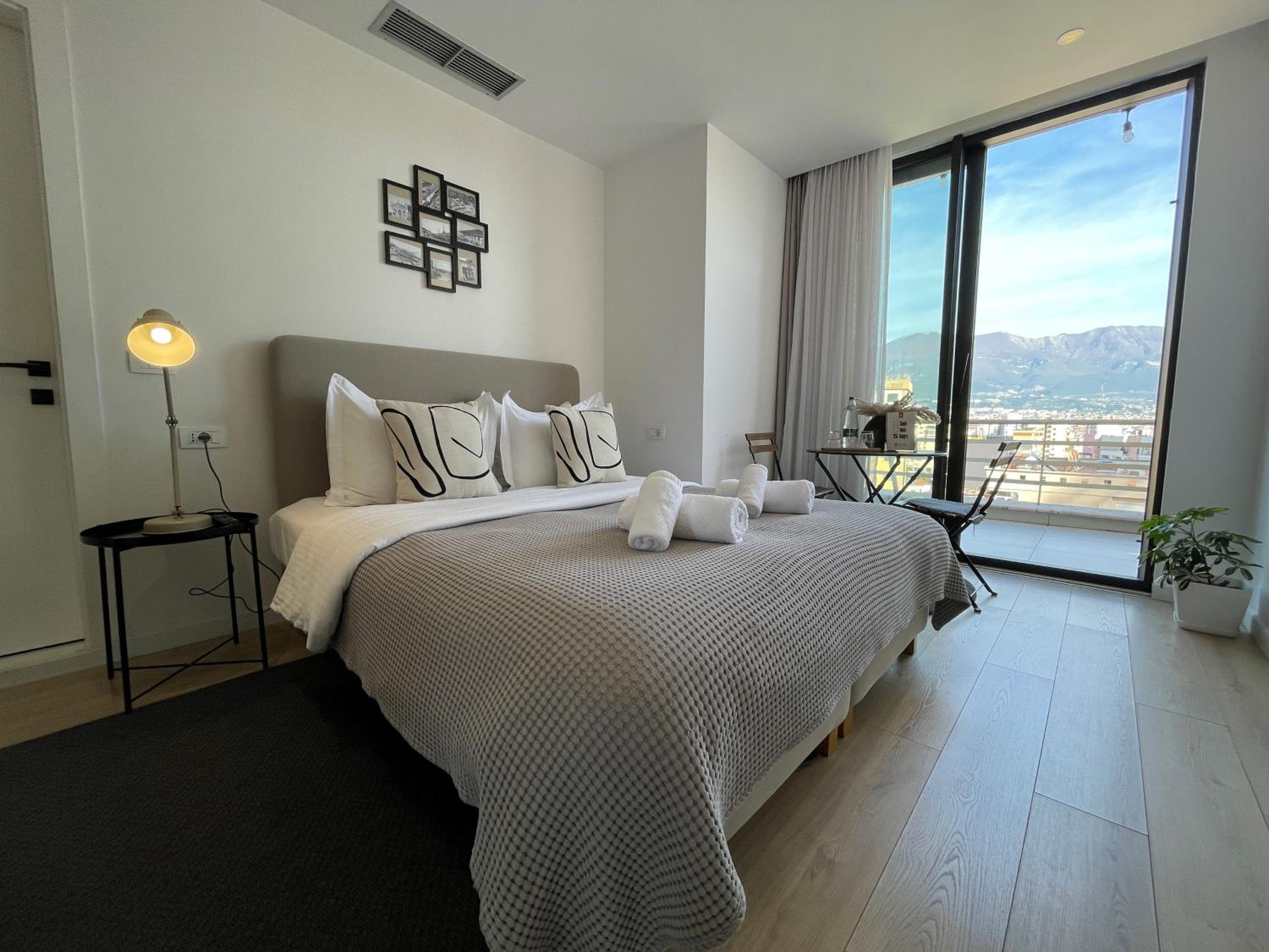 Studio Apartment photo 1