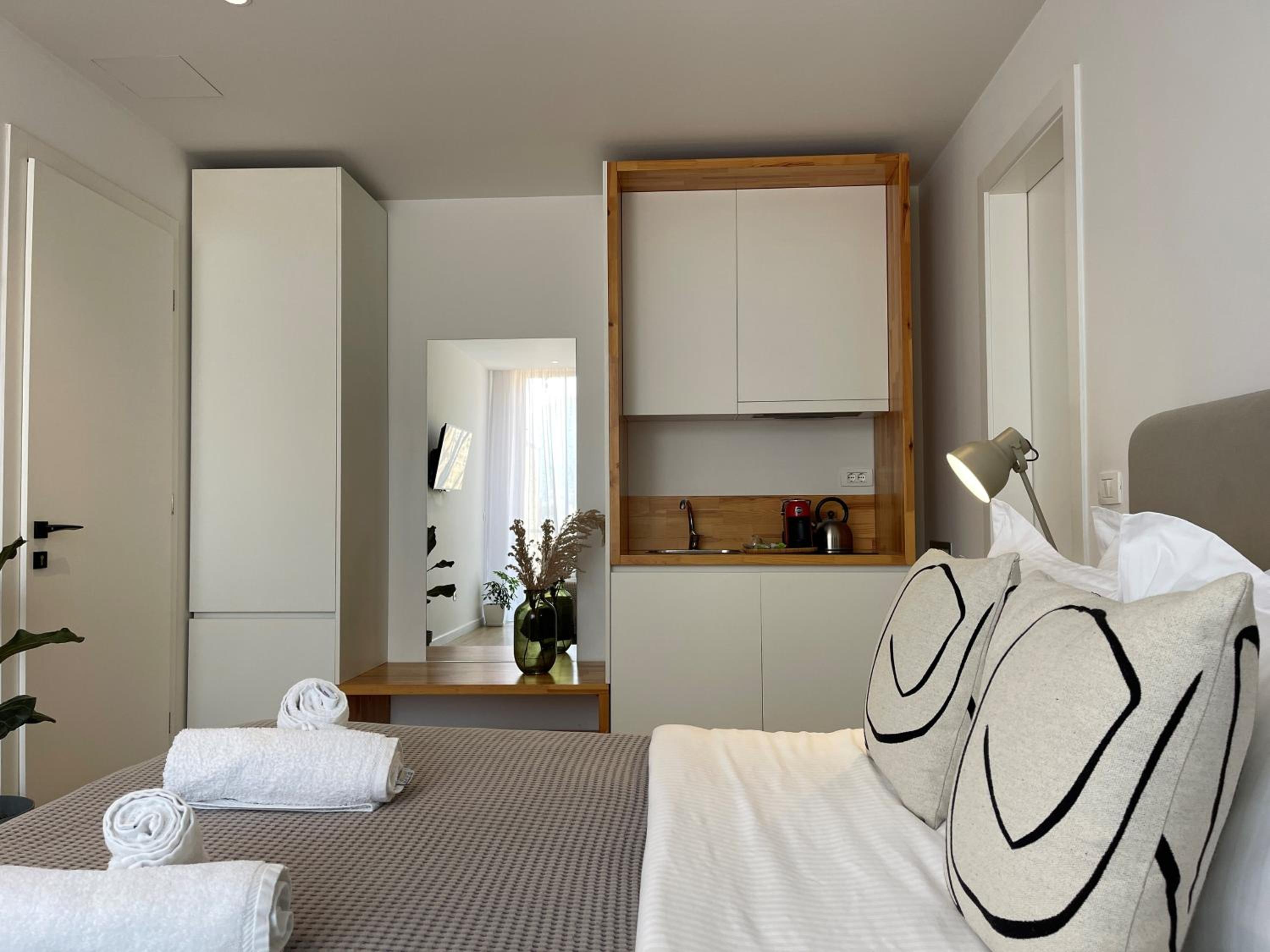 Studio Apartment photo 2