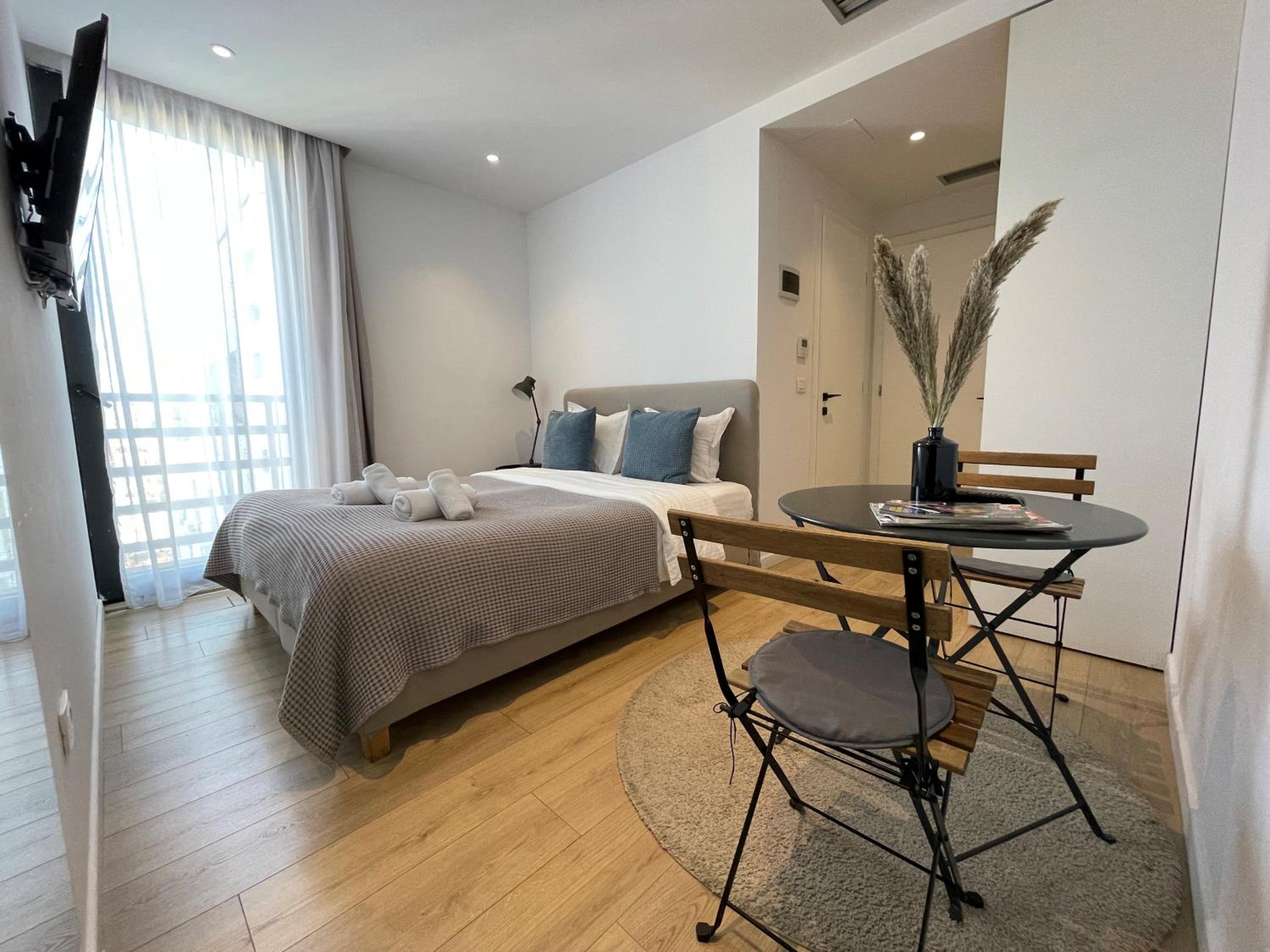 Studio Apartment photo 1