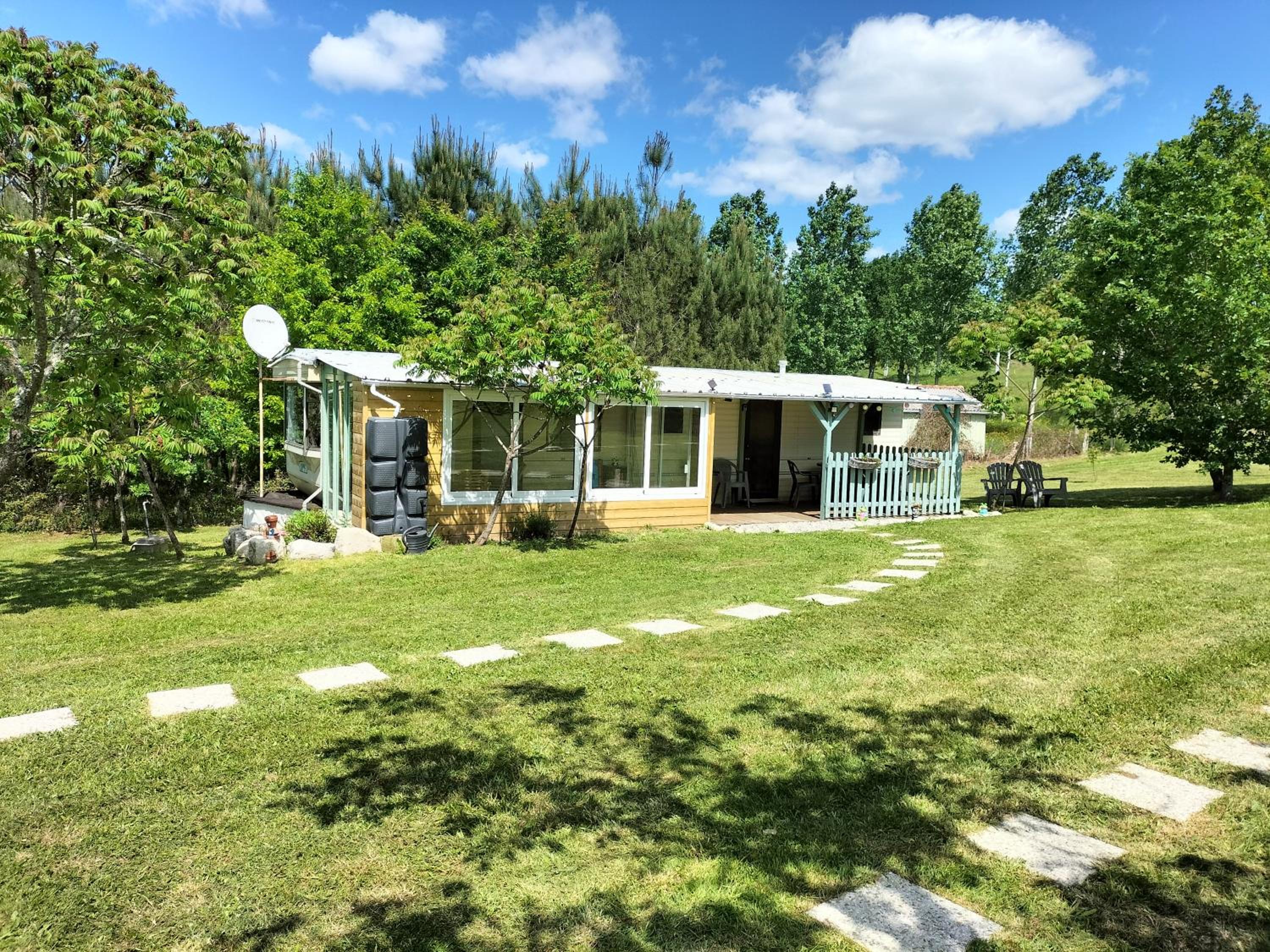 Mobile Home - Photo 9