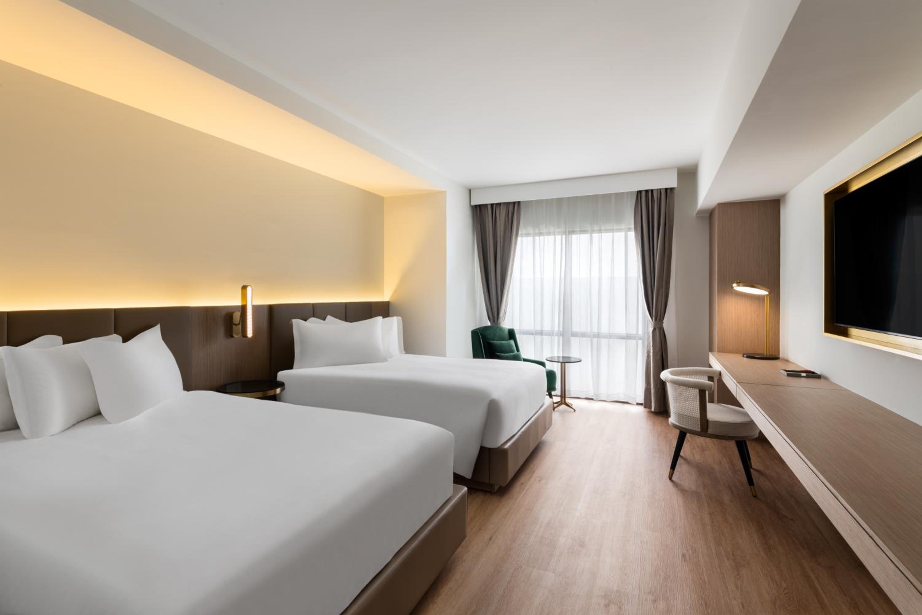 Double Room with Two Double Beds - Non-Smoking - Photo 4