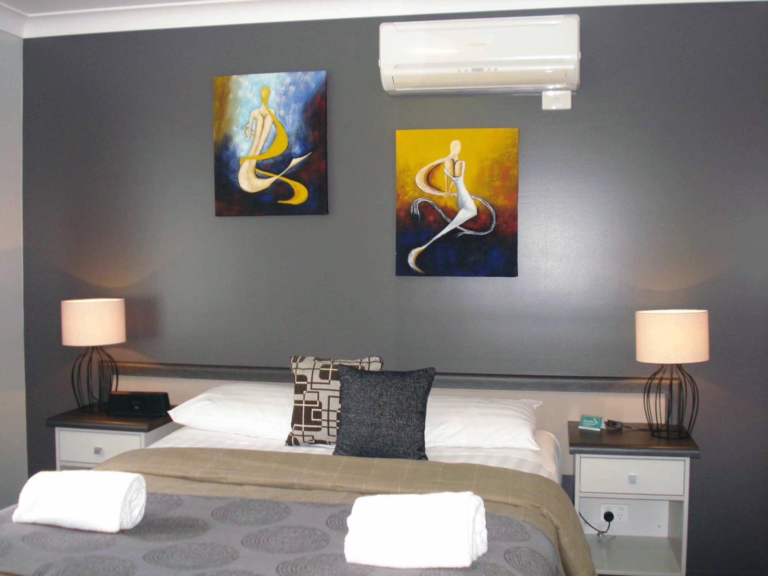 Queen Room with Spa Bath