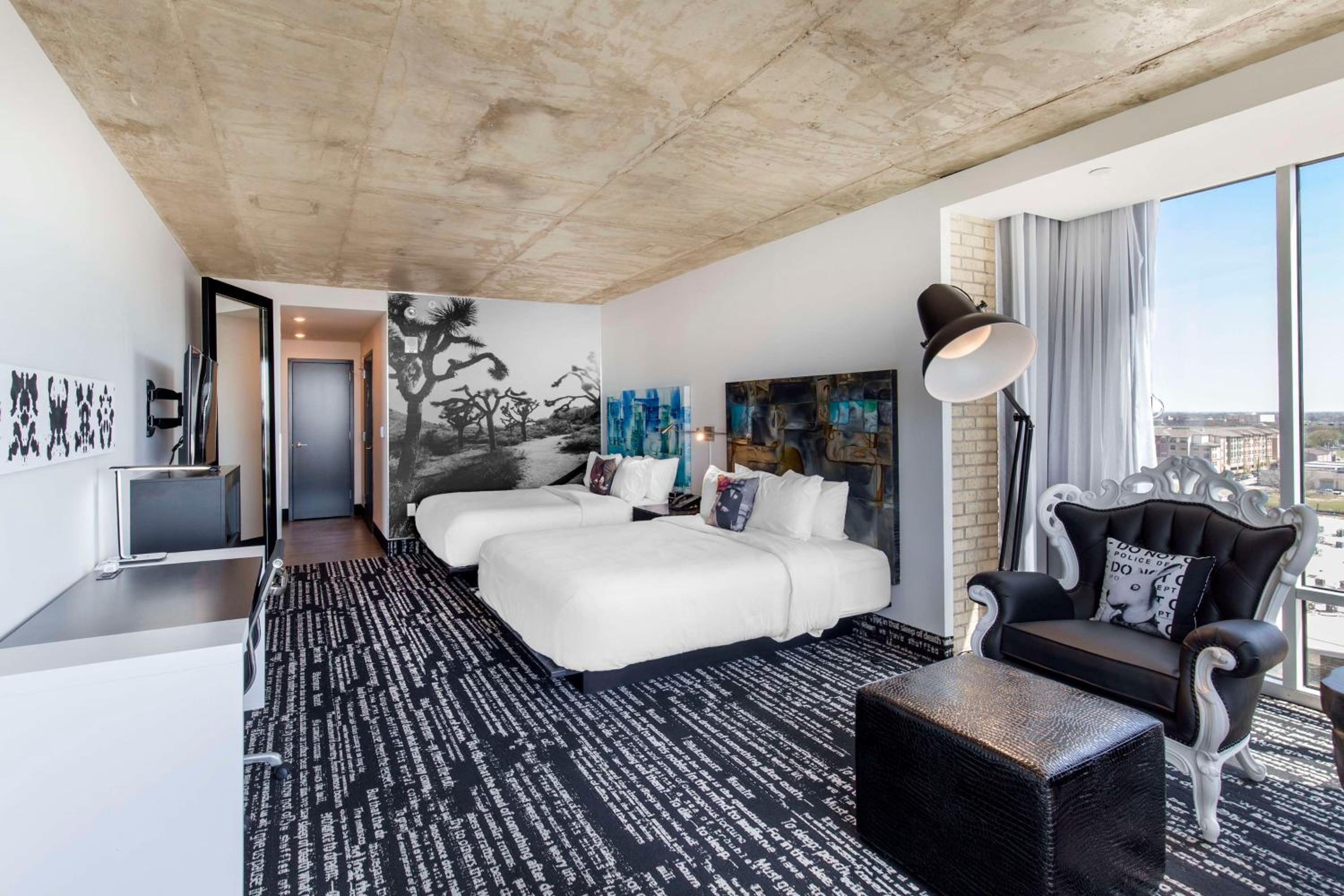 Corner Queen Room with Two Queen Beds - Mobility Accessible - Photo 1