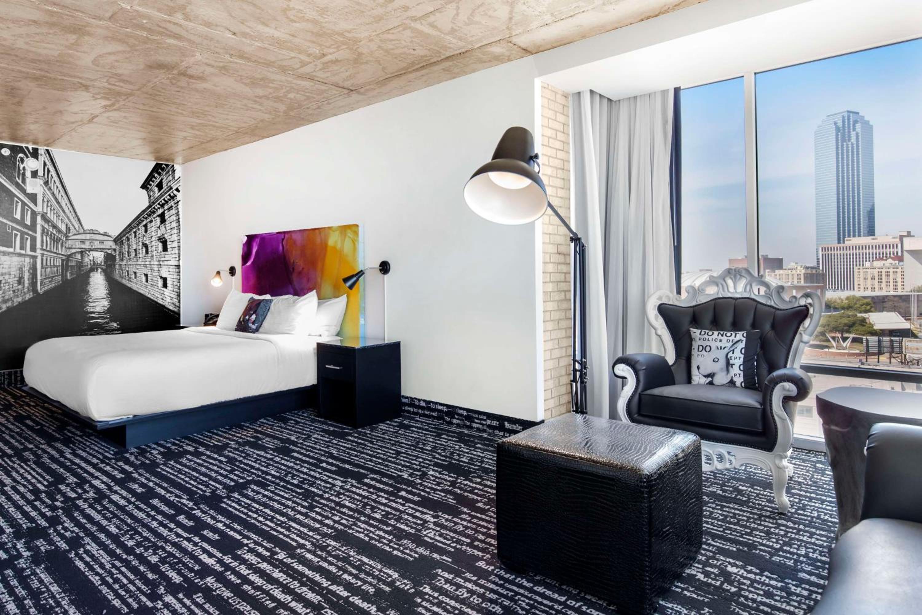 Corner King Room - Photo 4