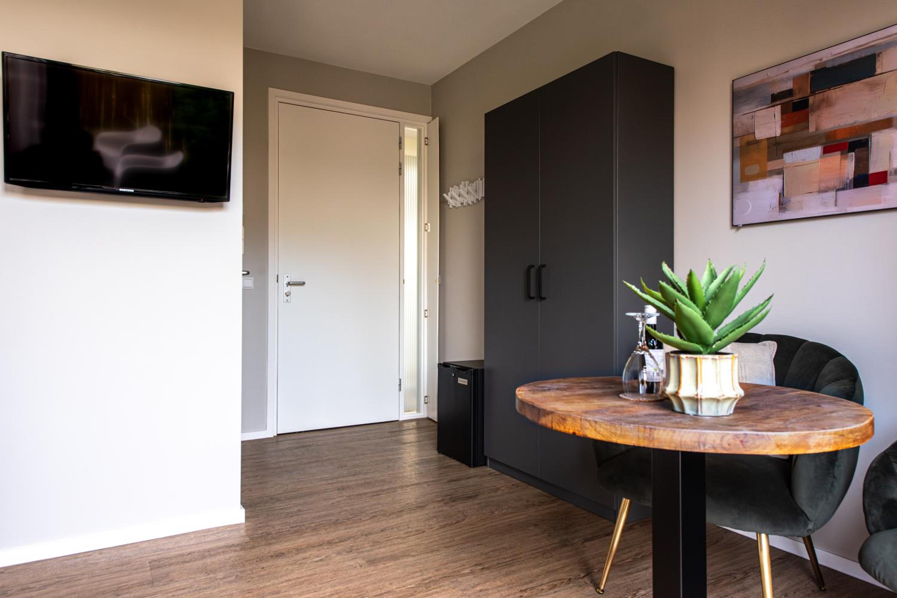 Deluxe Double Room with Terrace photo 2