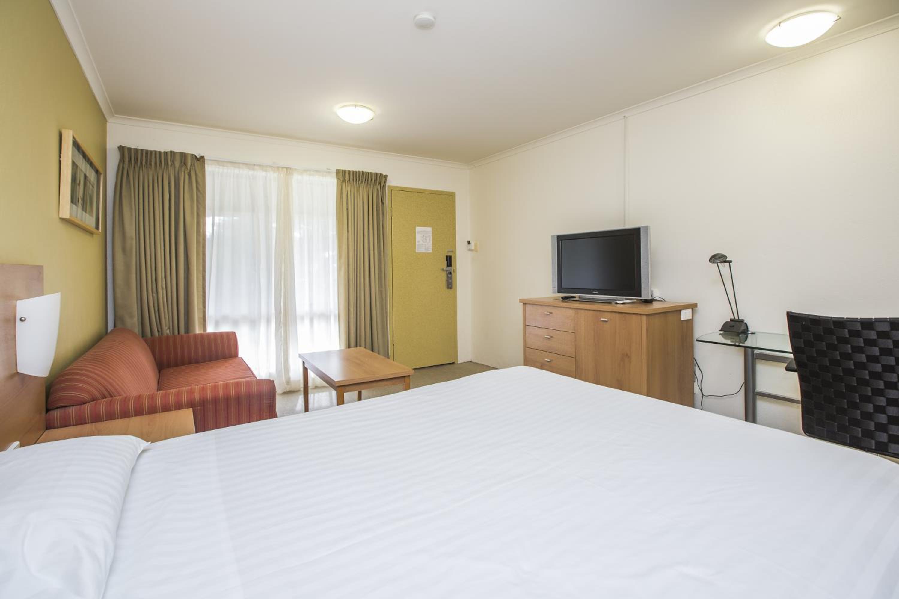 Standard Queen Room photo 3