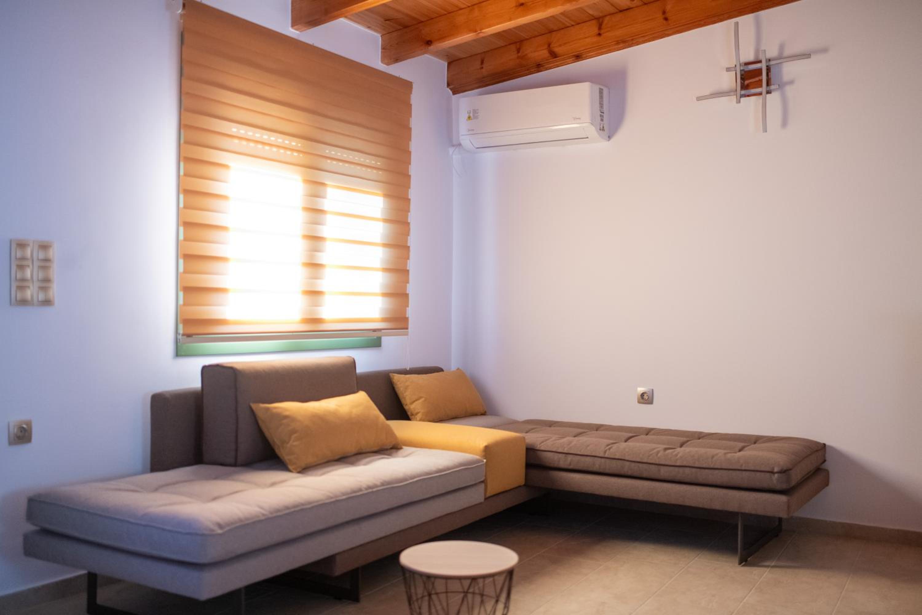 One-Bedroom House photo 1