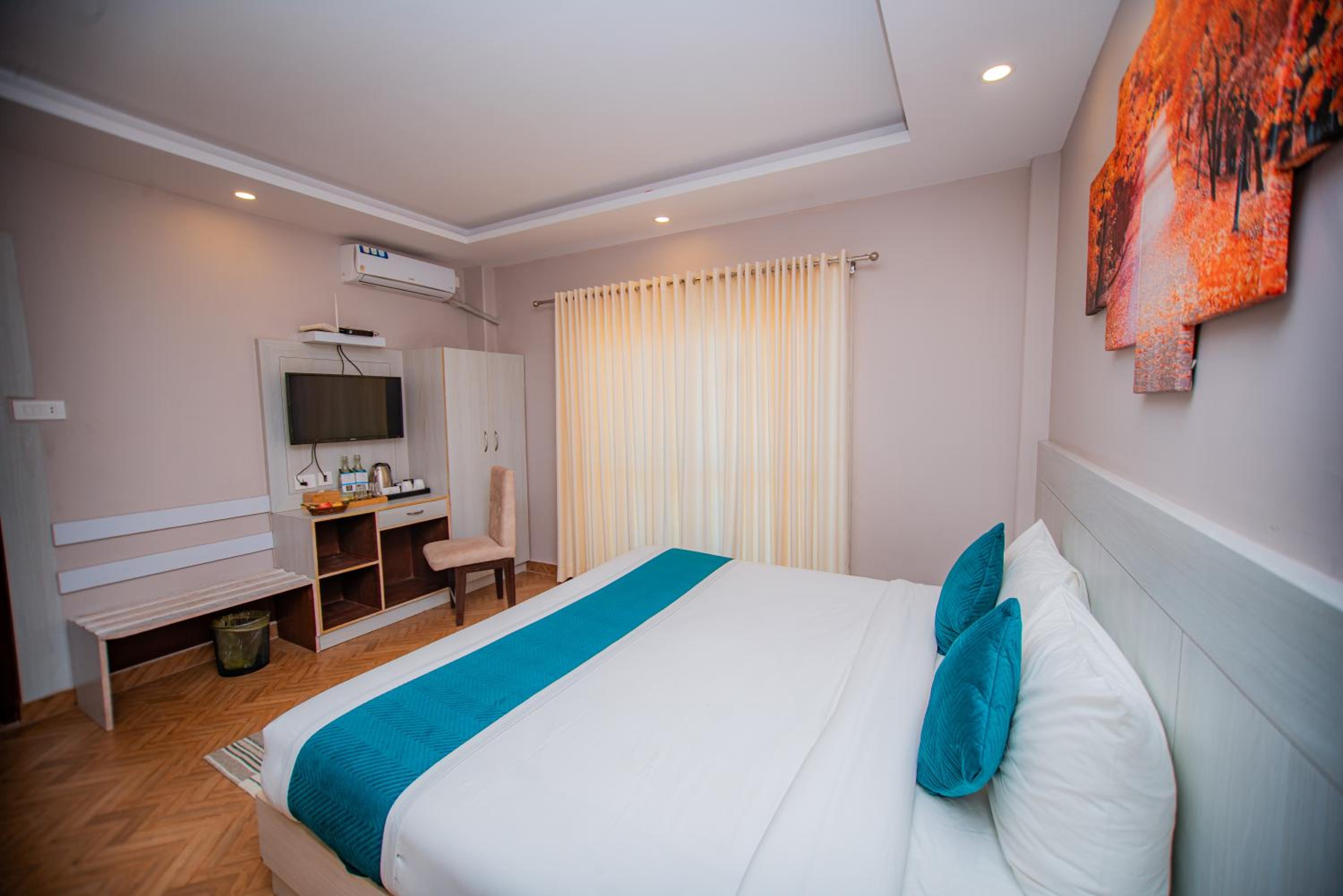 Superior Deluxe Double or Twin Room 