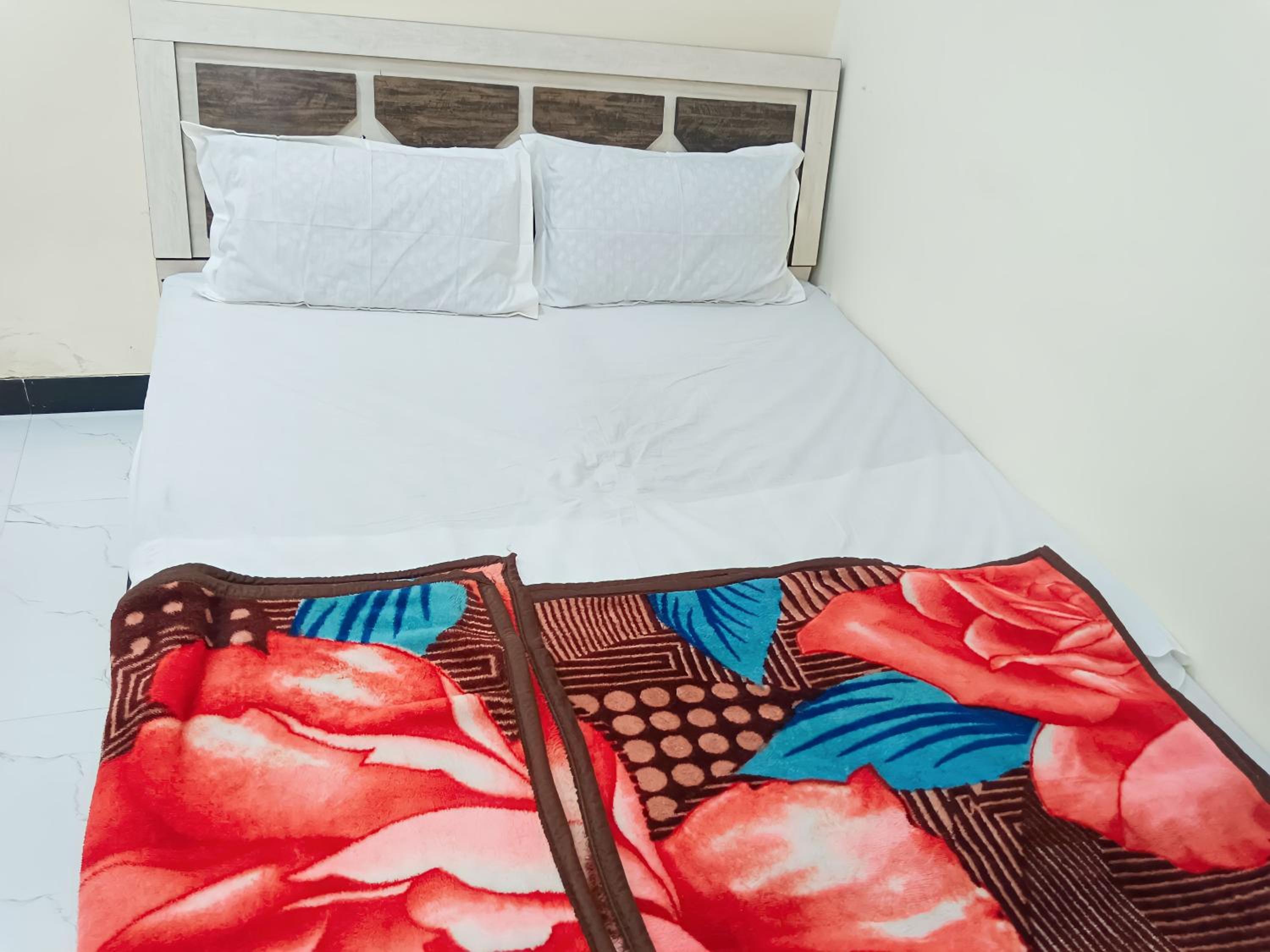 Deluxe Double Room (1 adult + 1 child)