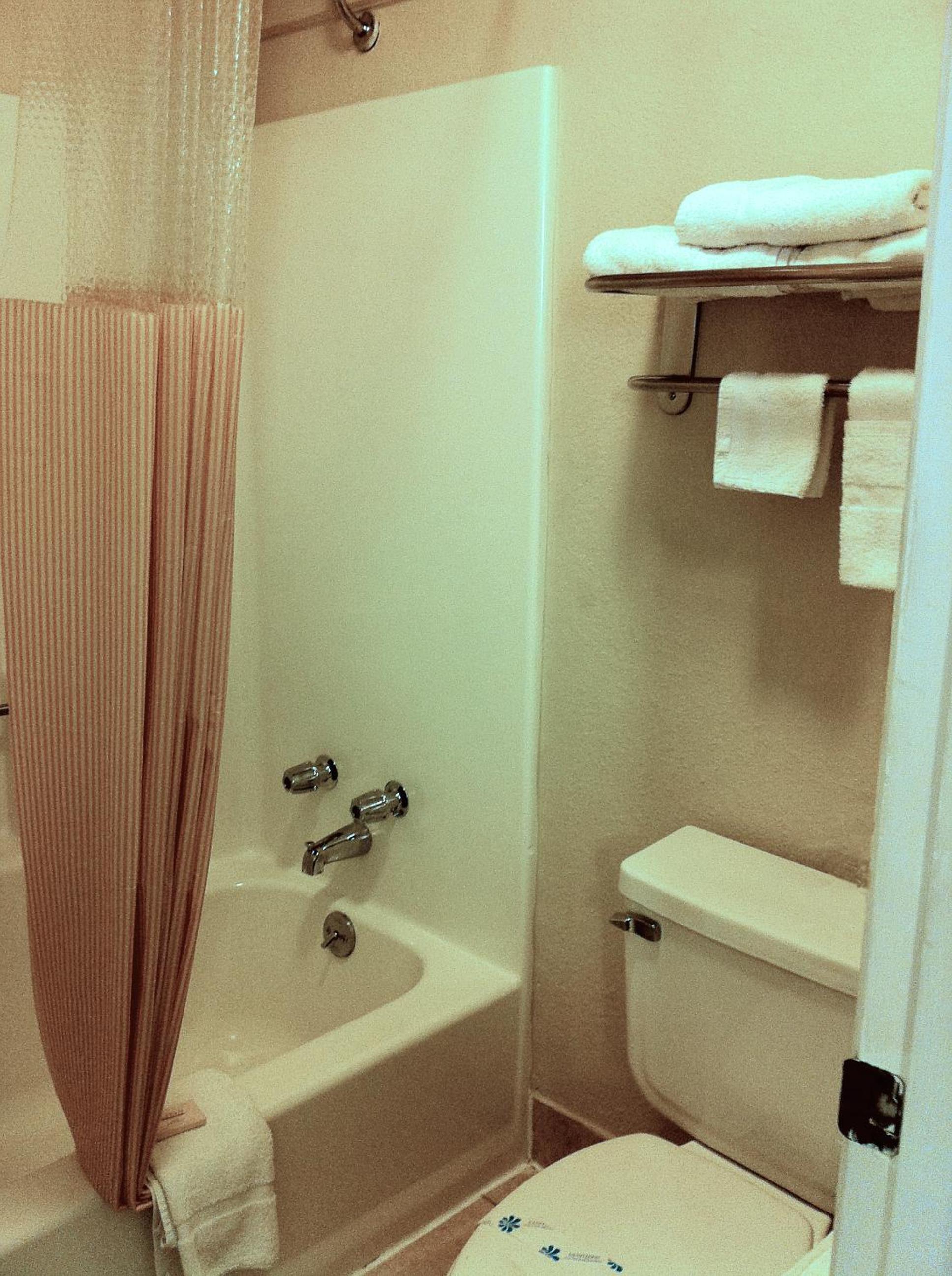 King Studio - Non-Smoking - Photo 3