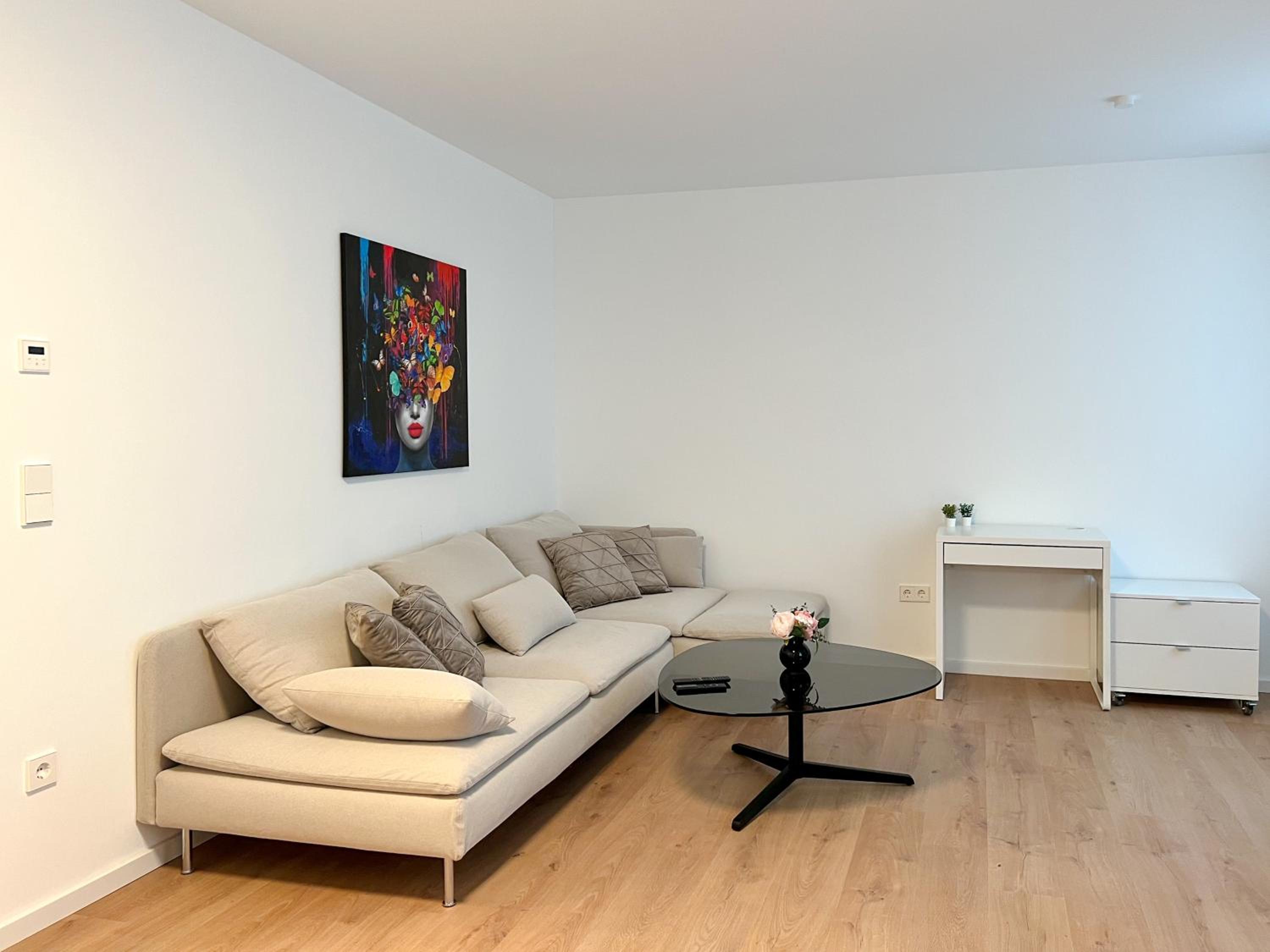 One-Bedroom Apartment photo 1