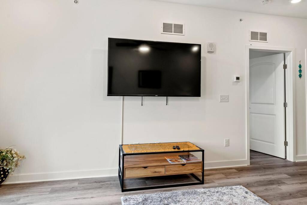 Two-Bedroom House photo 2