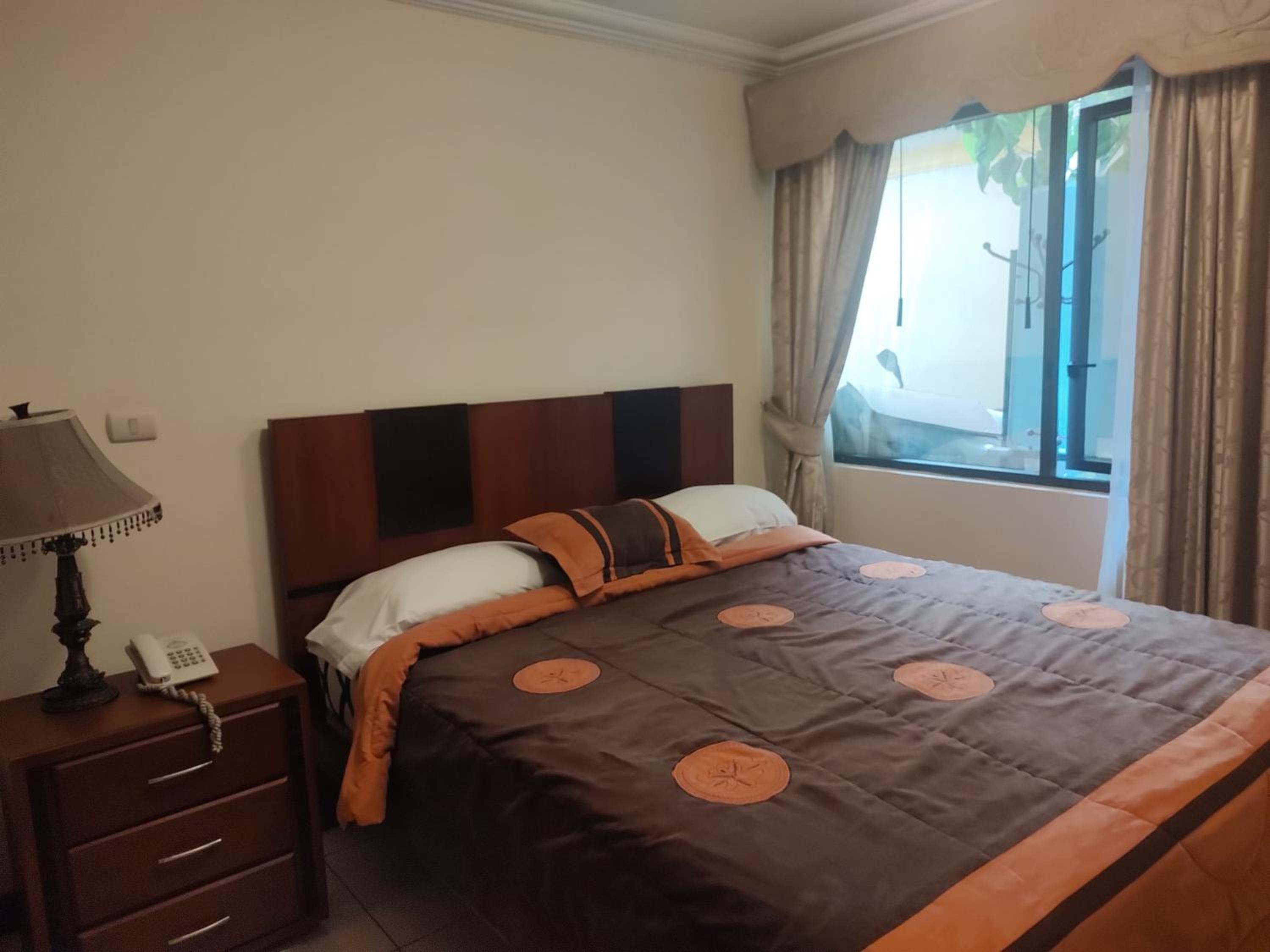 Deluxe Room (2 Adults + 1 Child)
