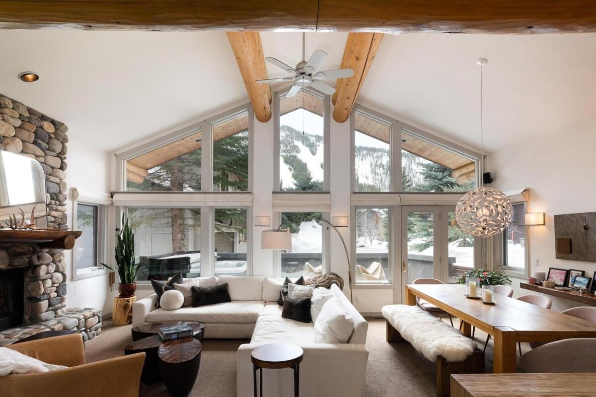 Three-Bedroom House photo 1