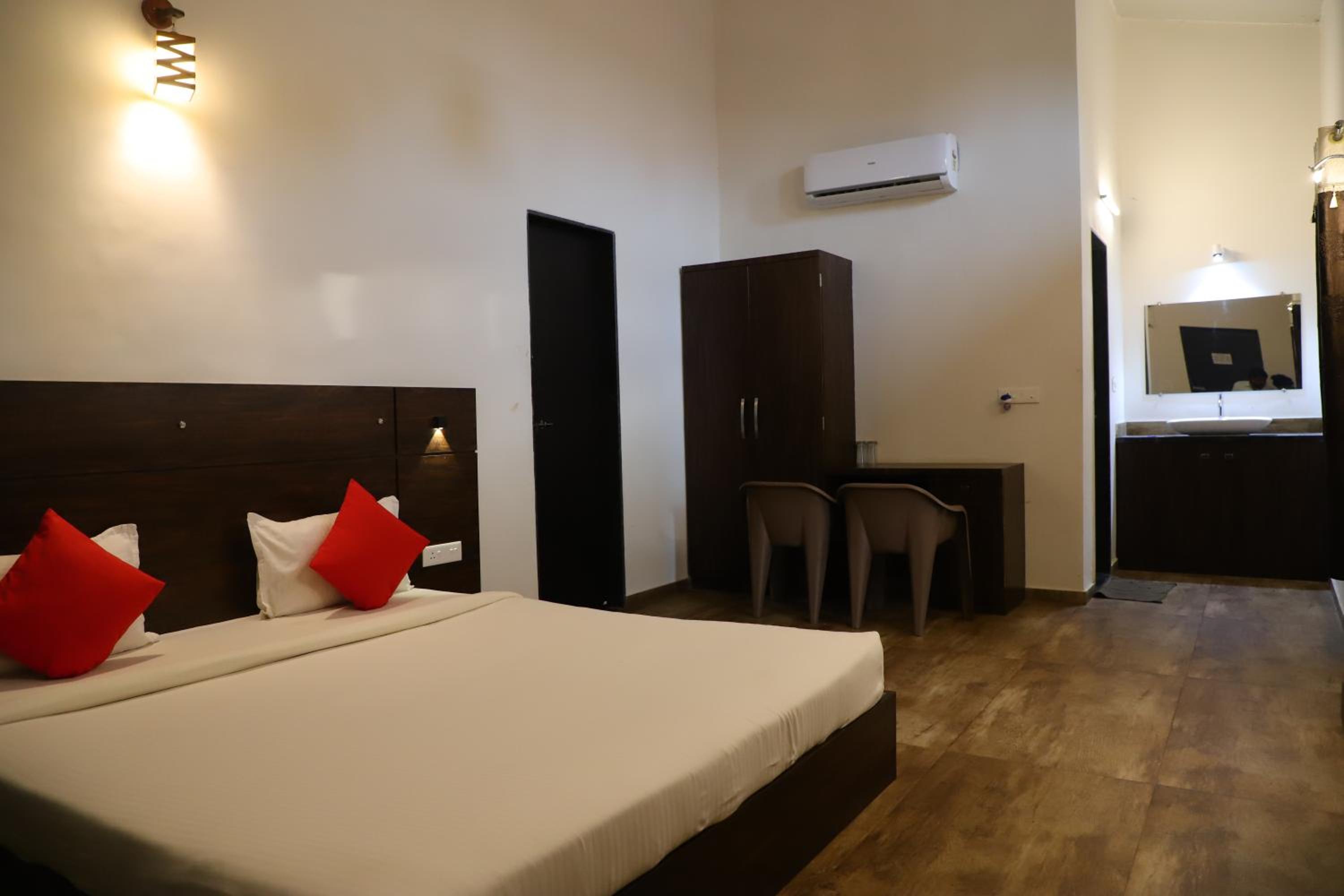 Deluxe Double Room photo 2