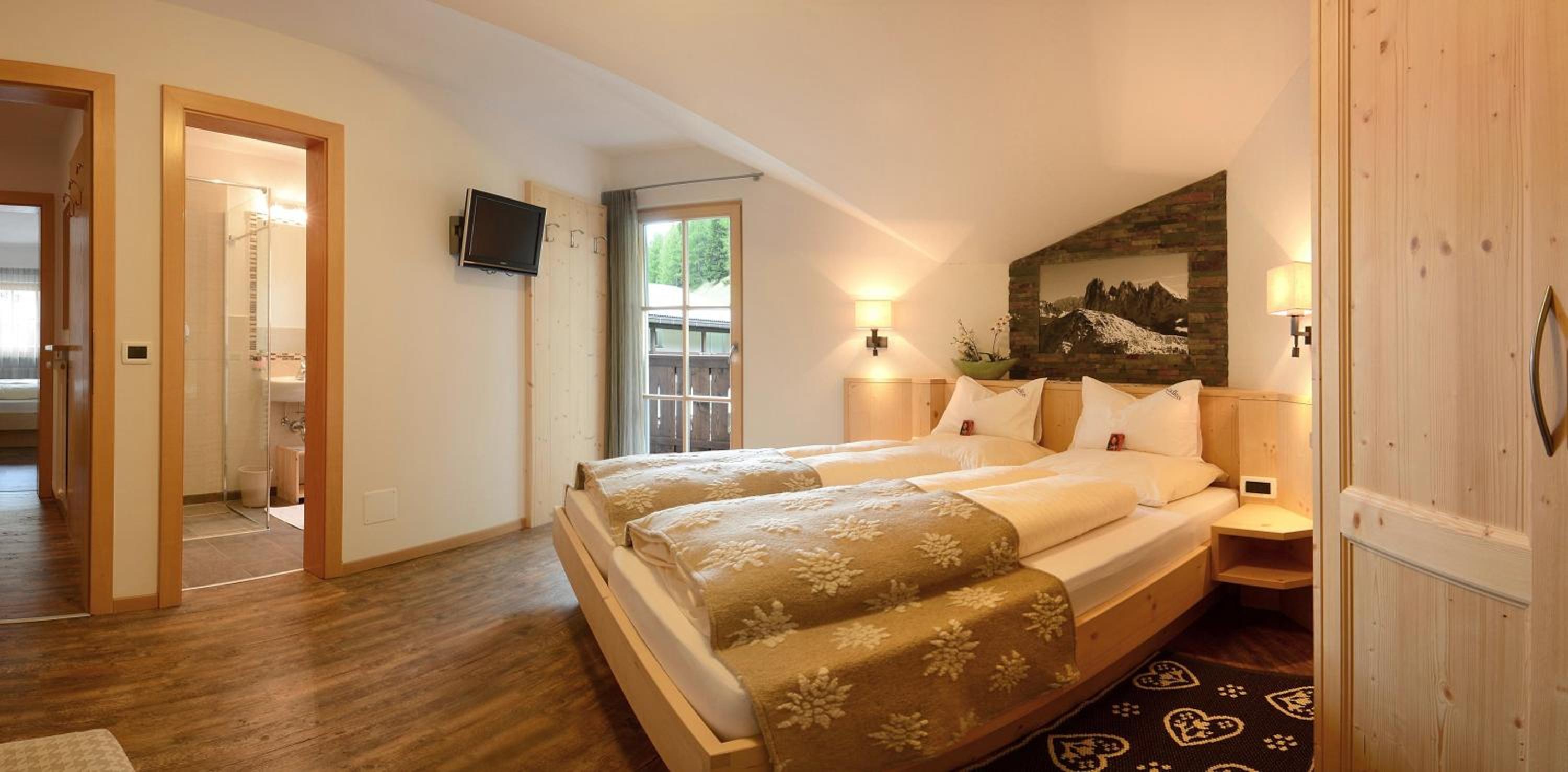 Two-Bedroom Apartment (4 Adults)