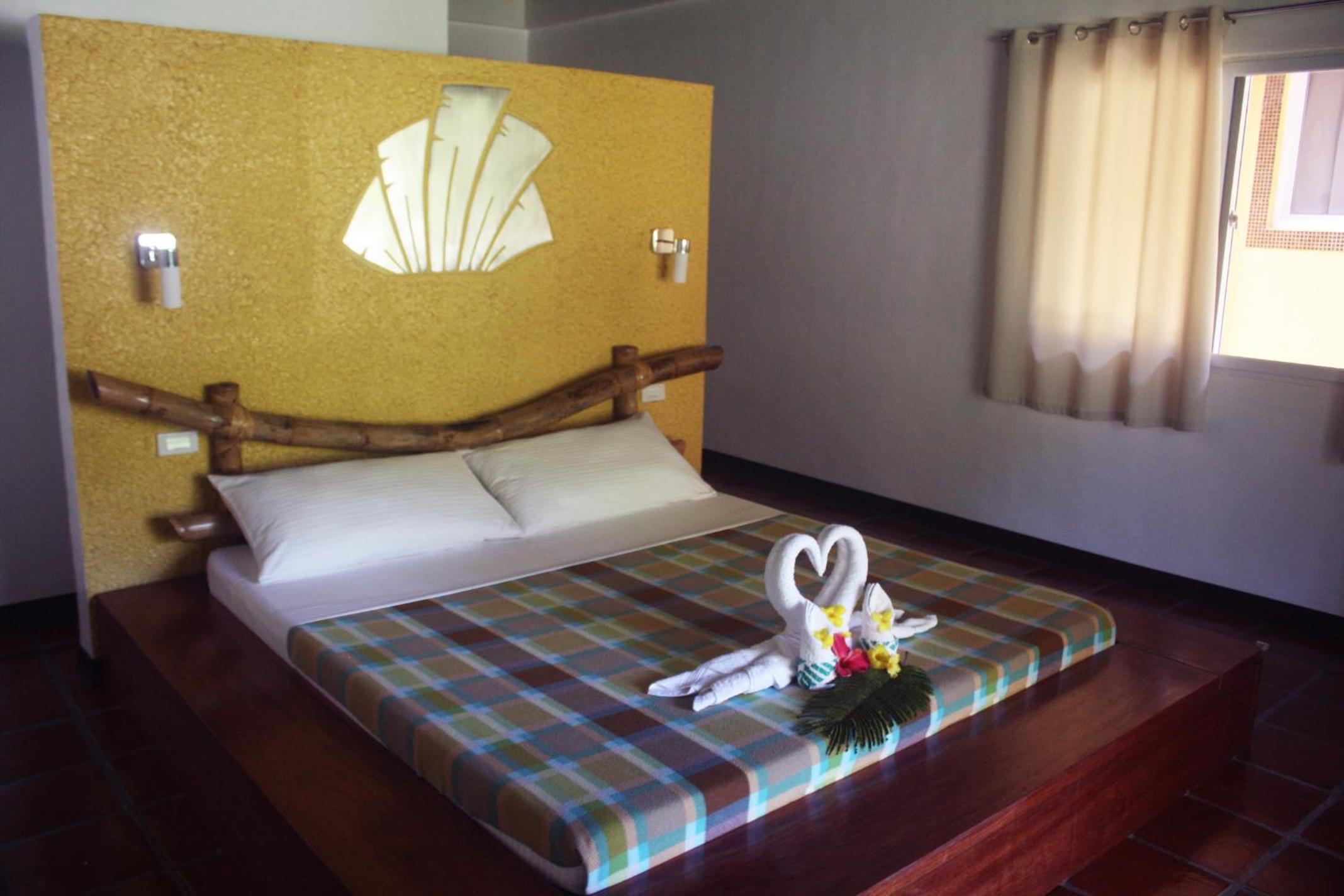 Standard King Room with Garden View photo 3