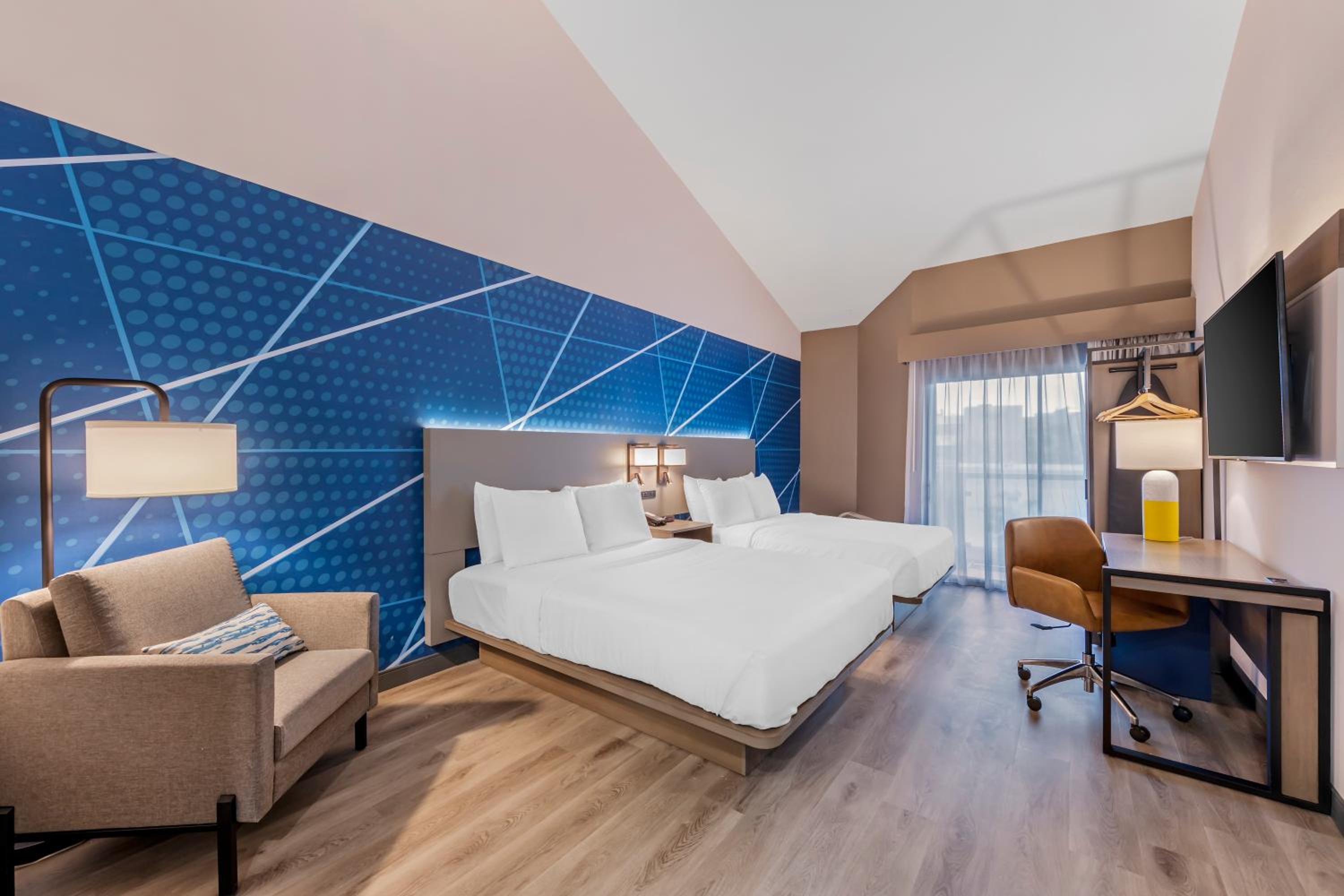 Standard Room, 2 Queen Beds, Non Smoking, Balcony - Photo 7