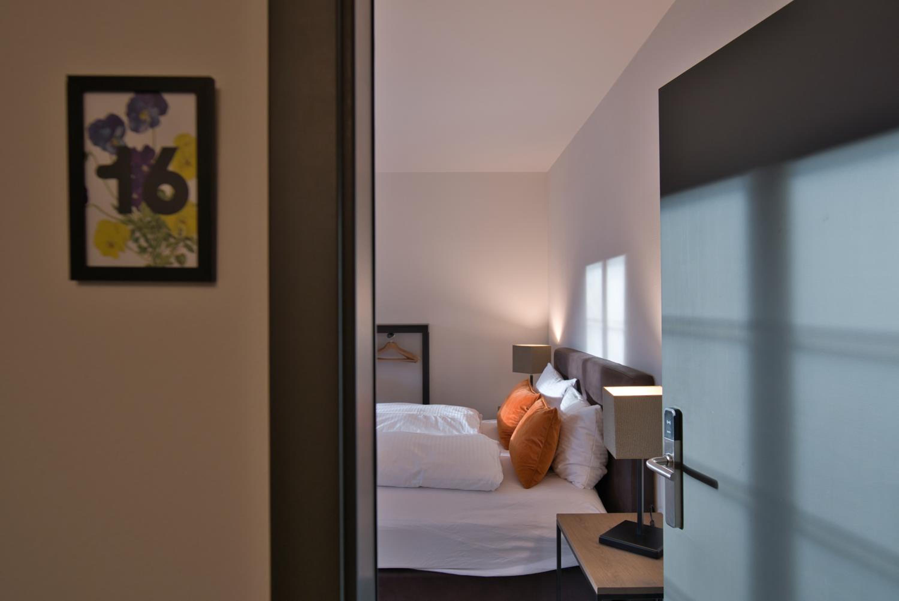 Eiger Suite with Balcony and Eiger View - Photo 4
