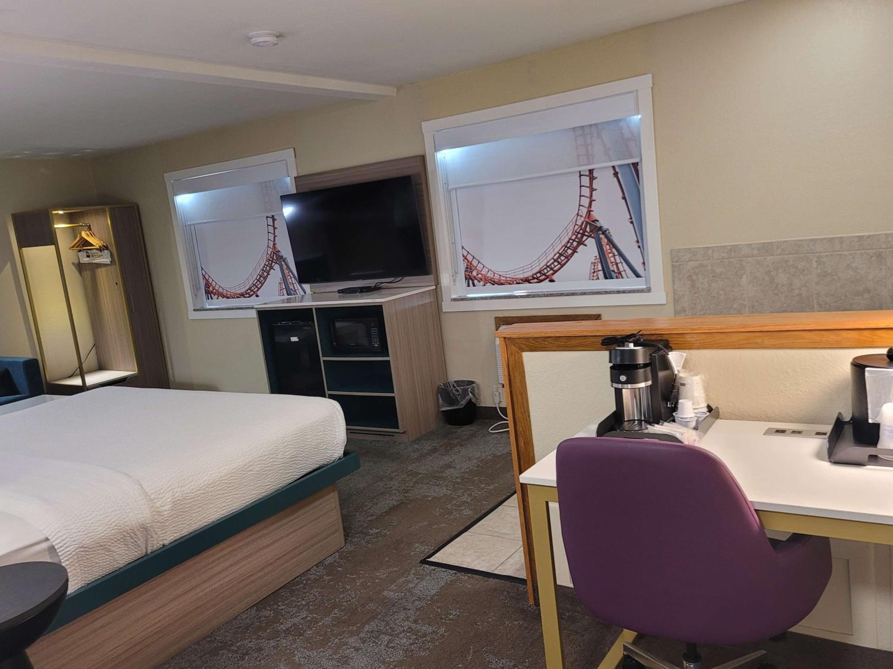 King Room with Sofa Bed and Spa Bath photo 2