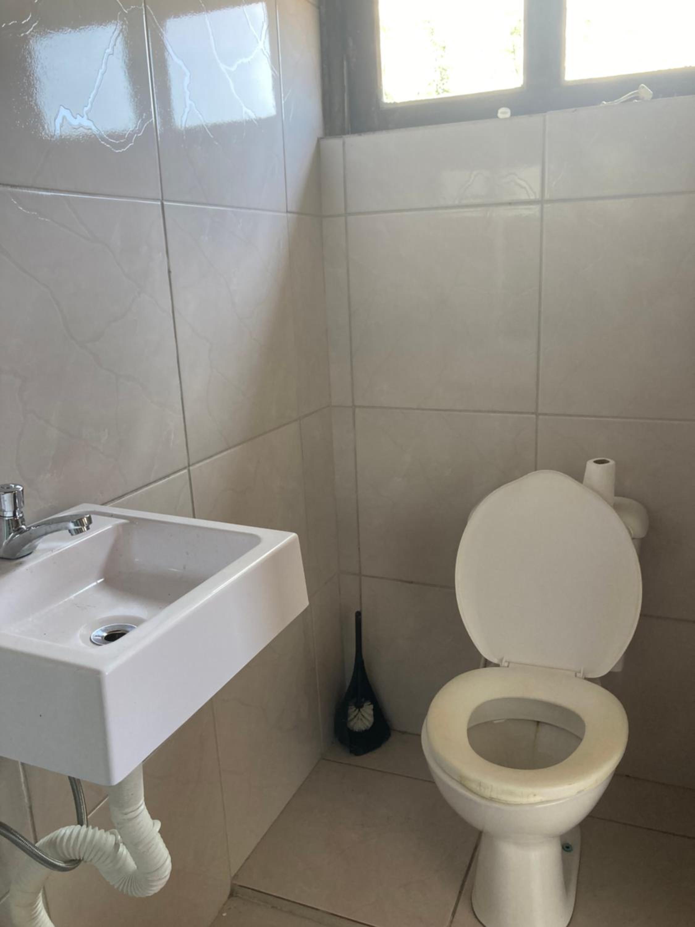 Family Room With Shower photo 2
