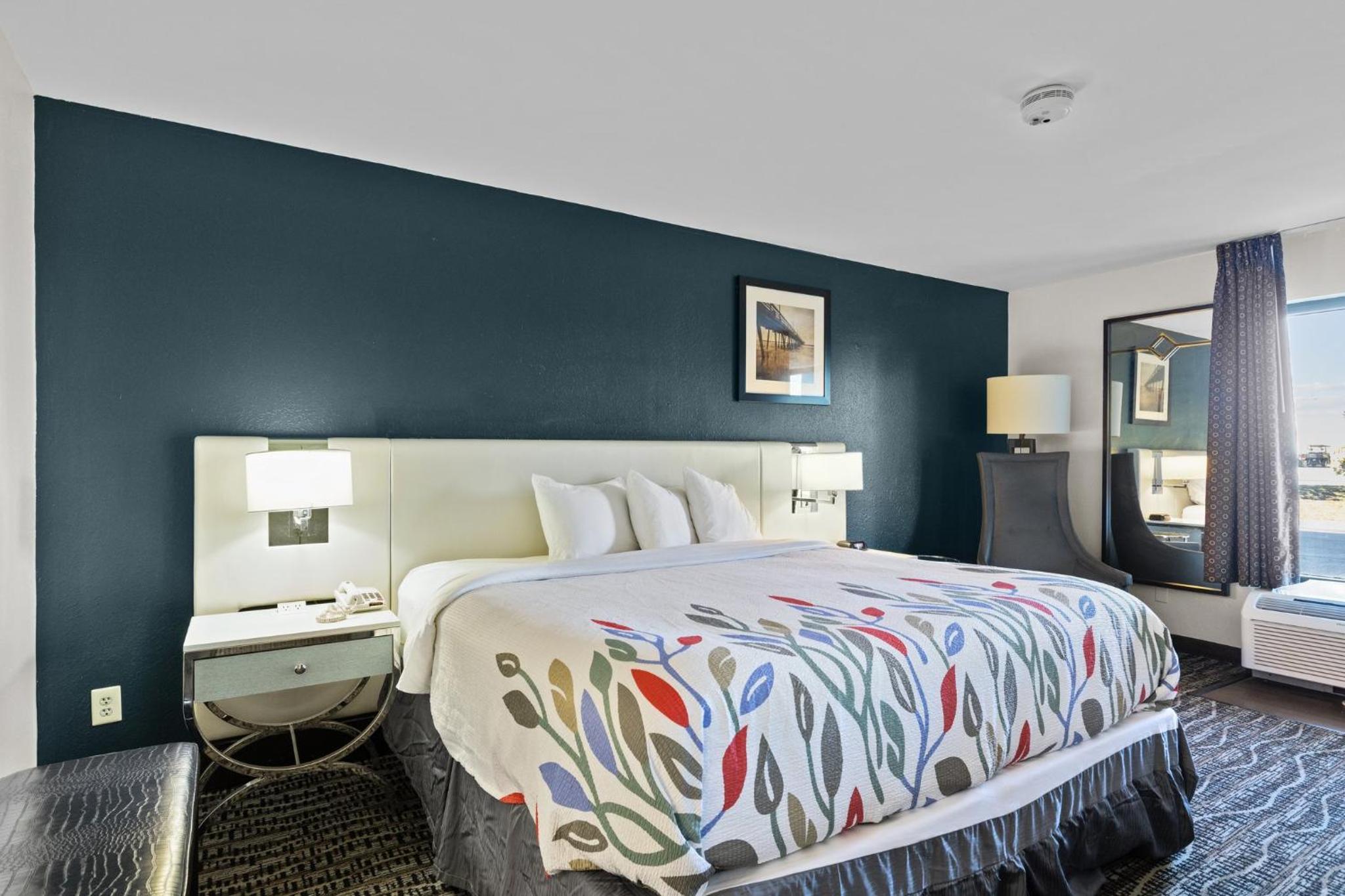 Standard King Room photo 2