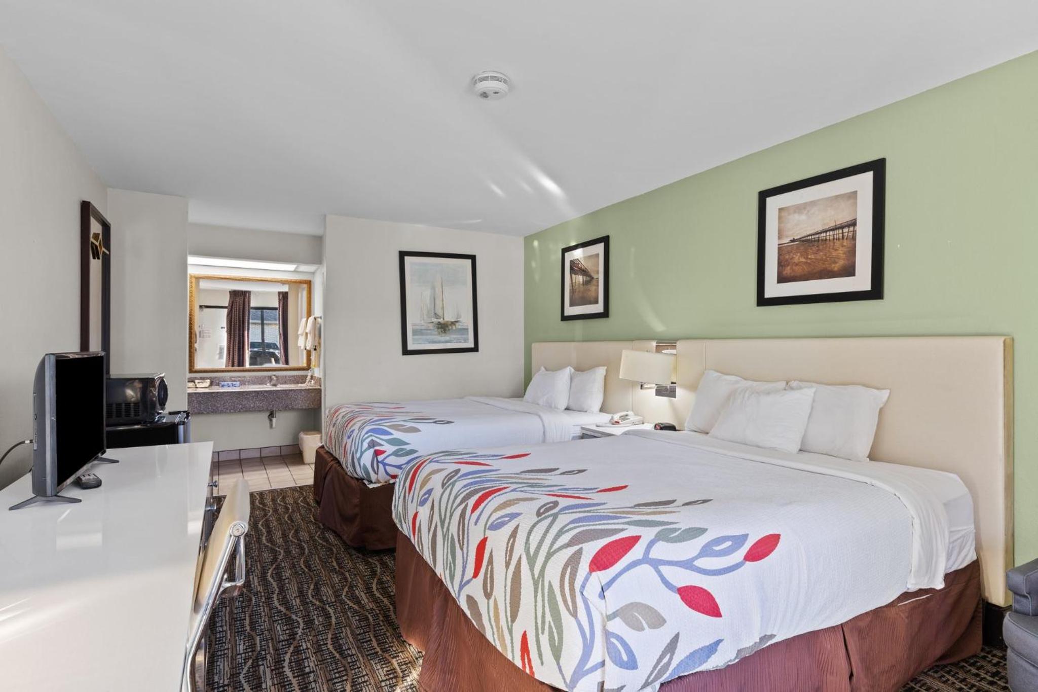 Standard Queen Room photo 2