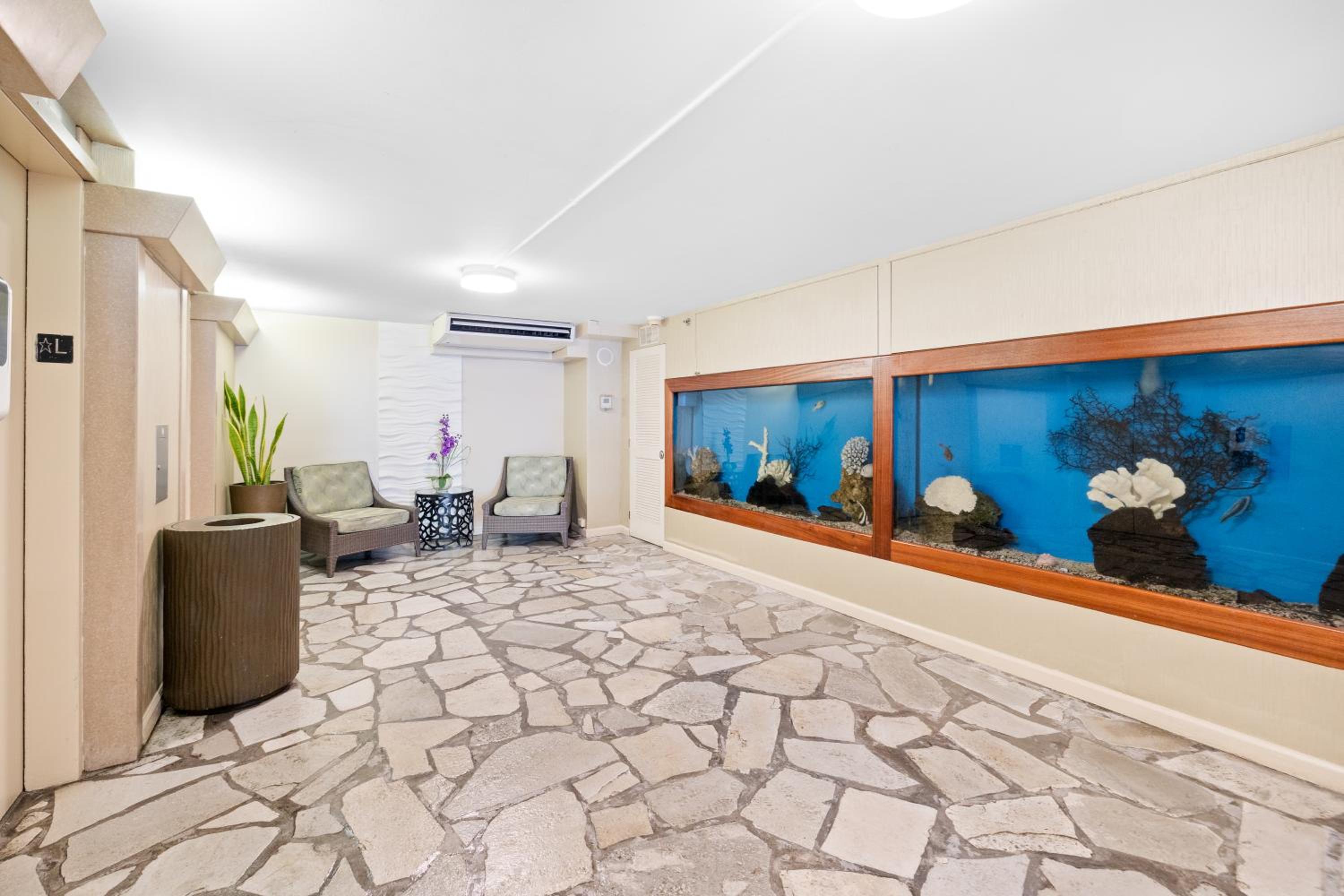 Ocean Retreat: Remodeled Pacific Monarch Haven: One-Bedroom Apartment photo
