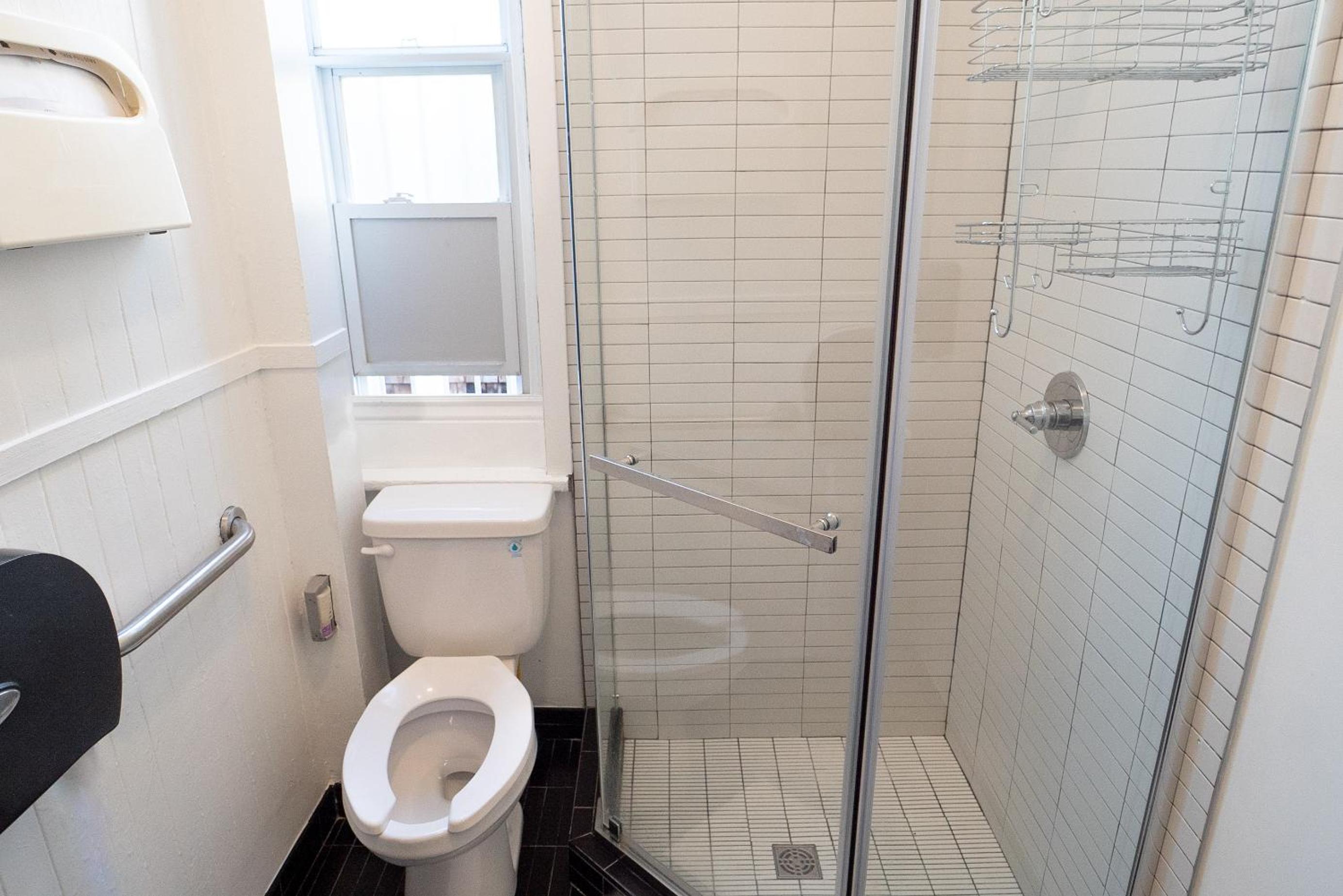 Single Bed in 2 Bed Female Capsule Room